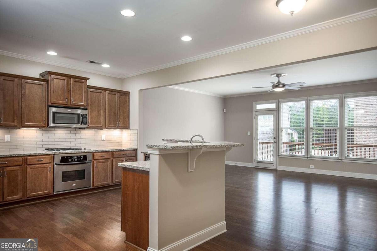 528 Twinrose Way Property Photo 7