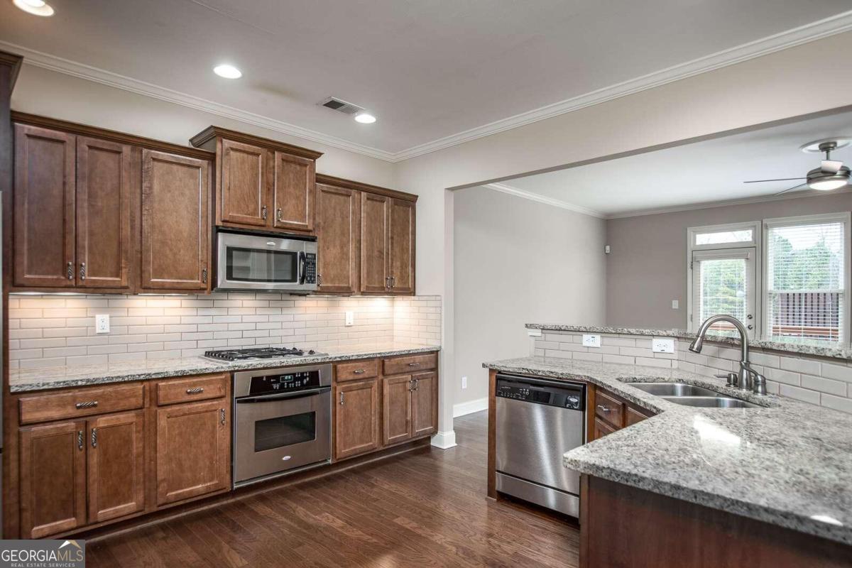 528 Twinrose Way Property Photo 8