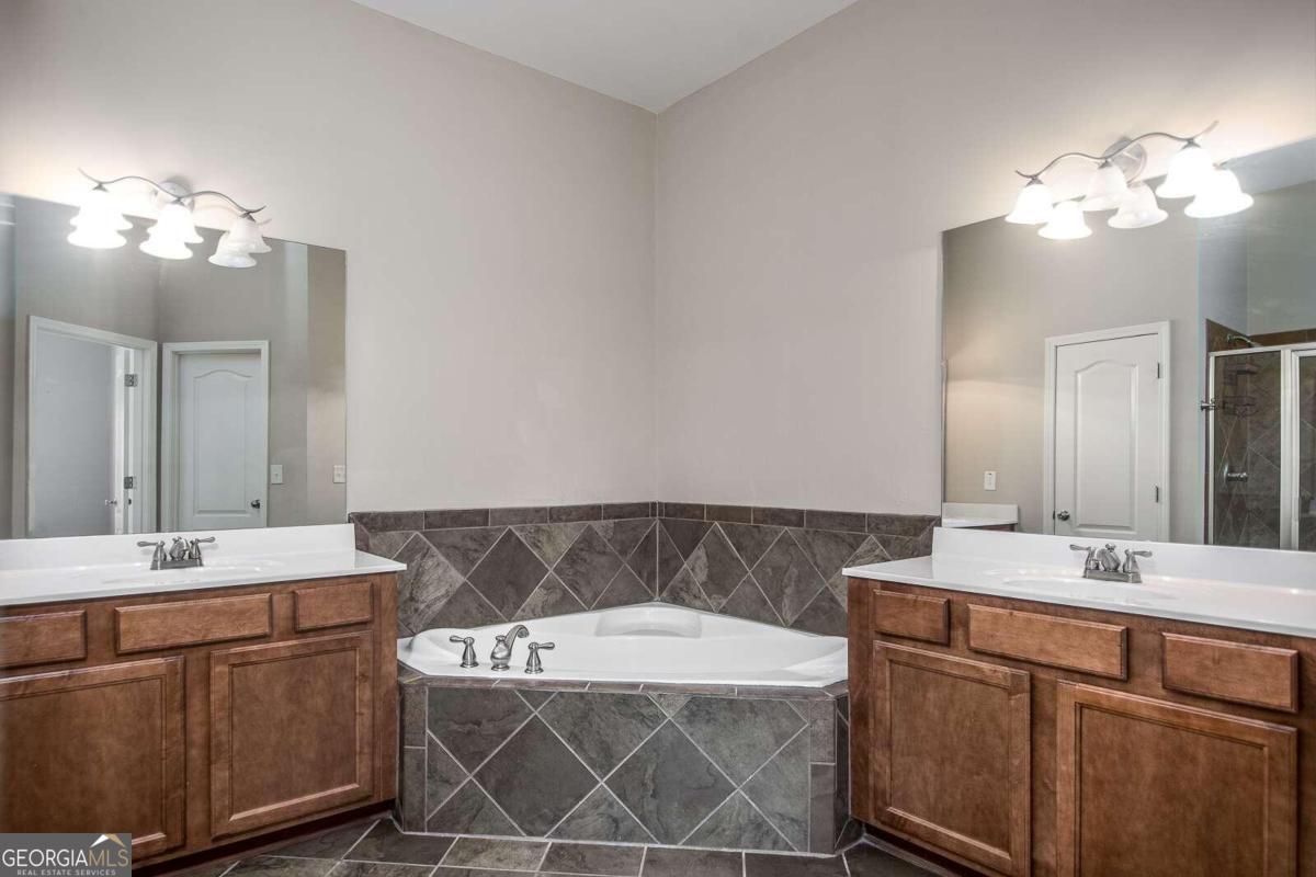 528 Twinrose Way Property Photo 23