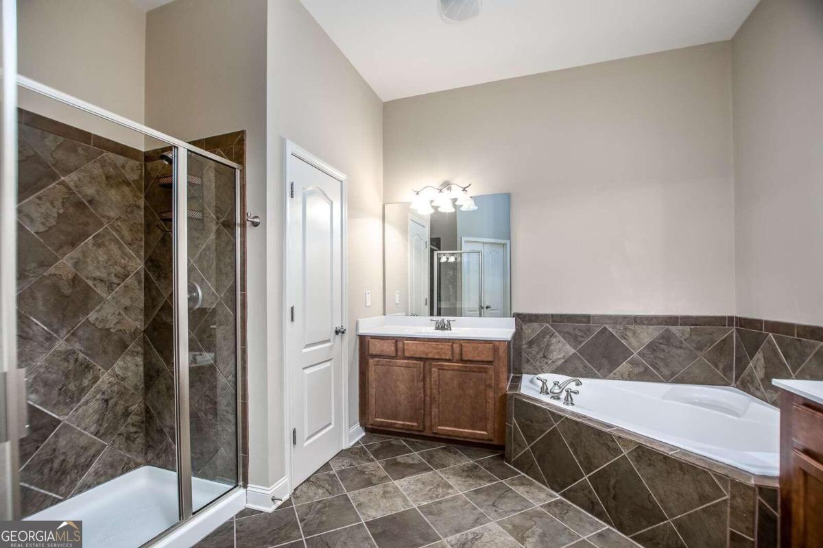 528 Twinrose Way Property Photo 24