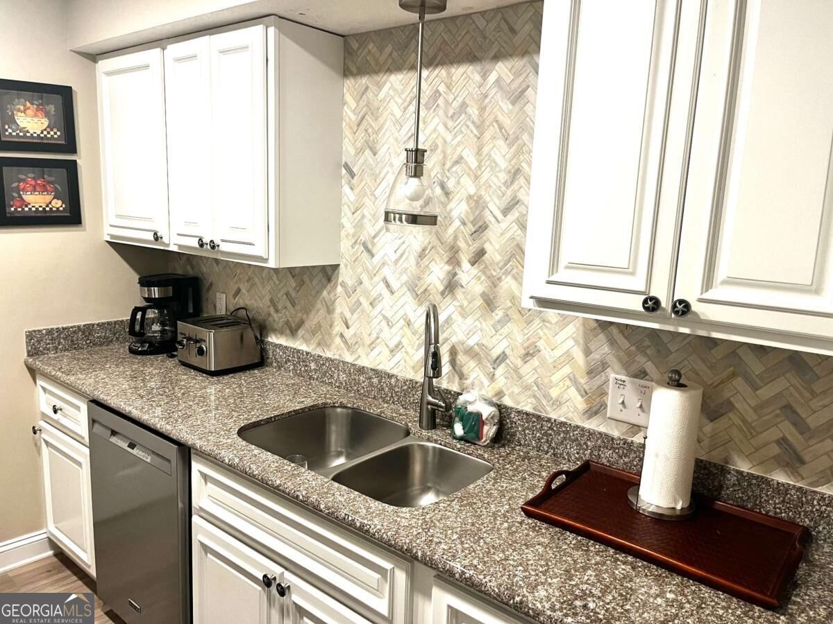 2513 Demere Road # 6 Property Photo 12