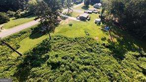 4060 Jot Em Down Road Property Photo 2