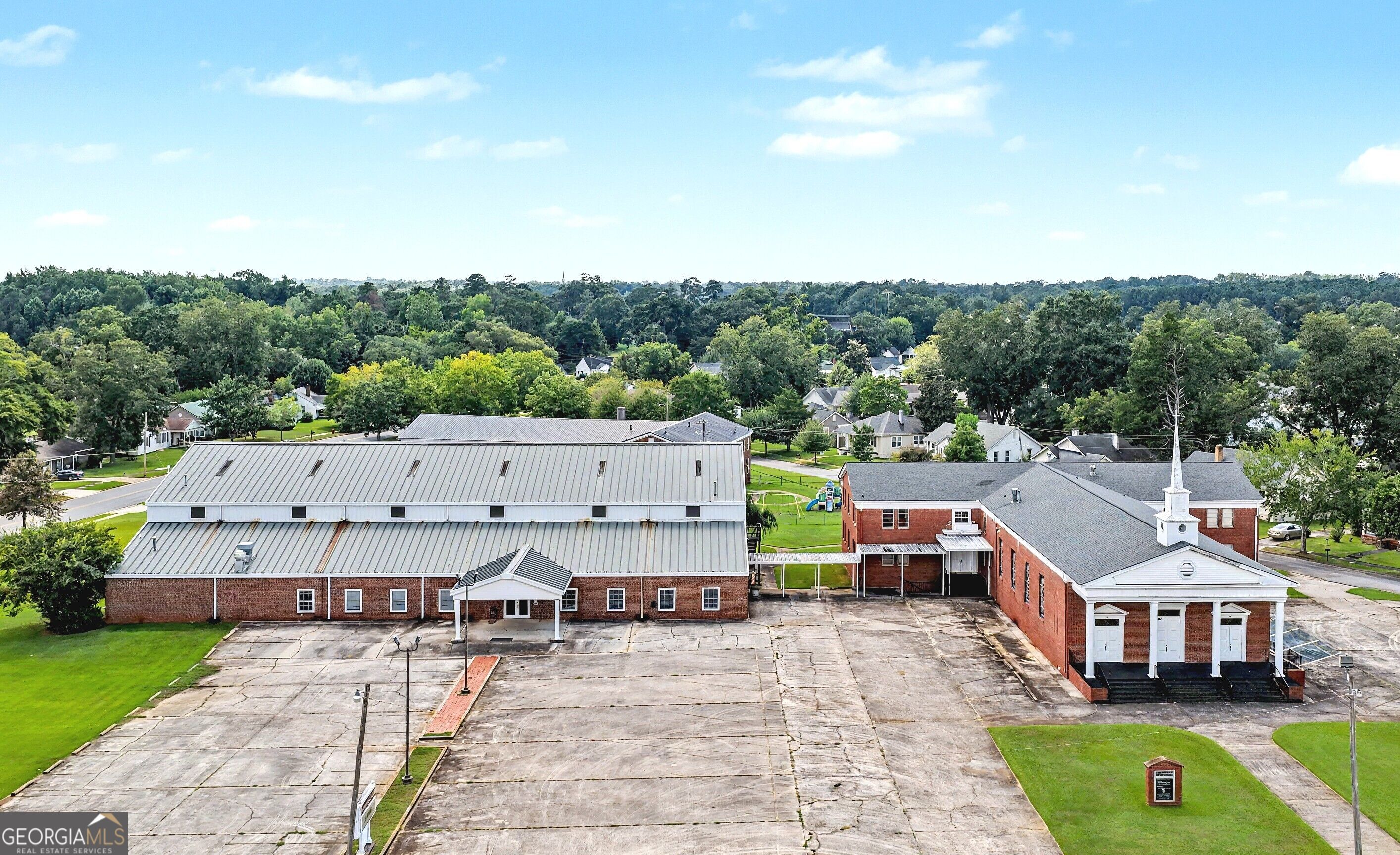300 West Goodrich Avenue Property Photo 1