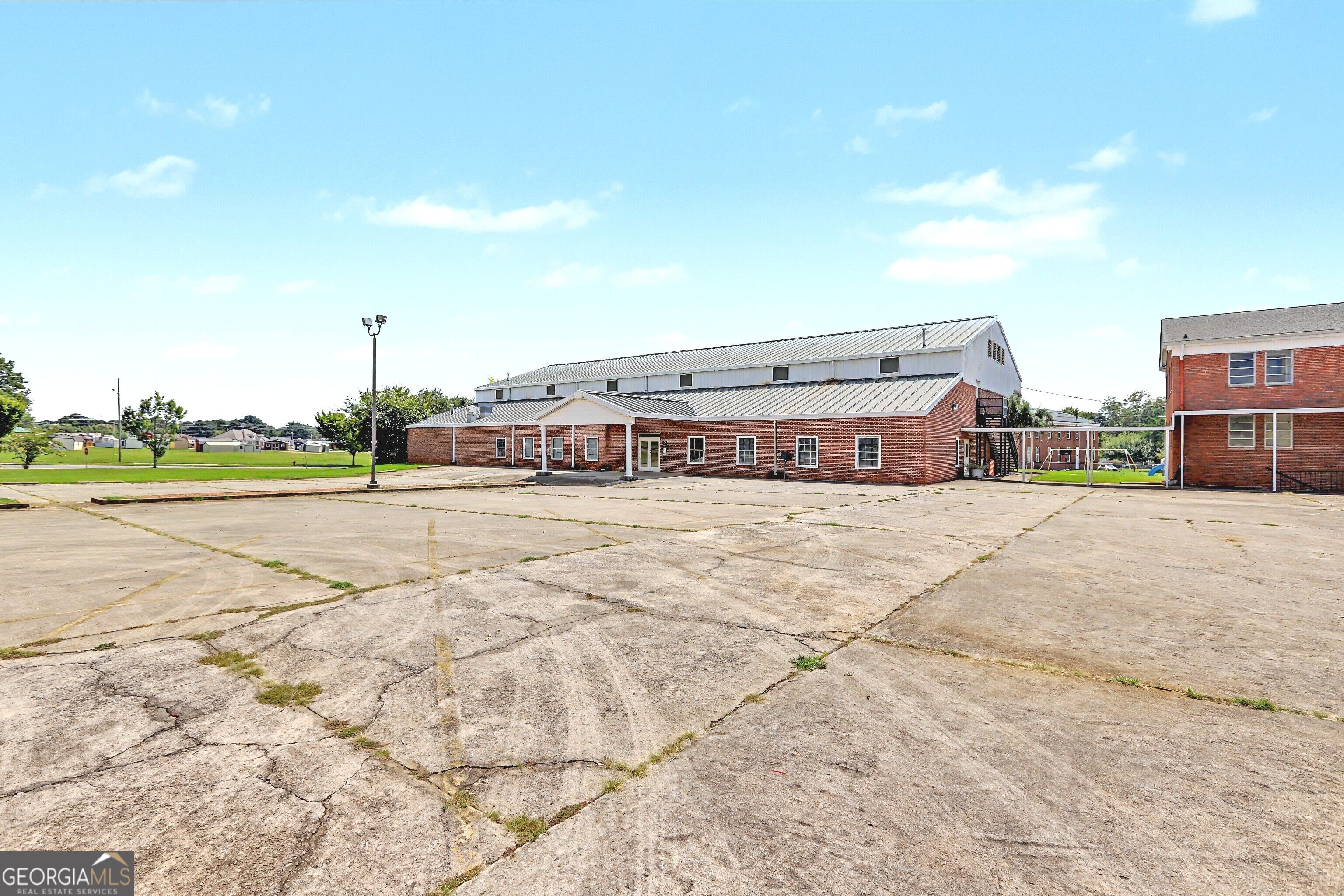 300 West Goodrich Avenue Property Photo 9
