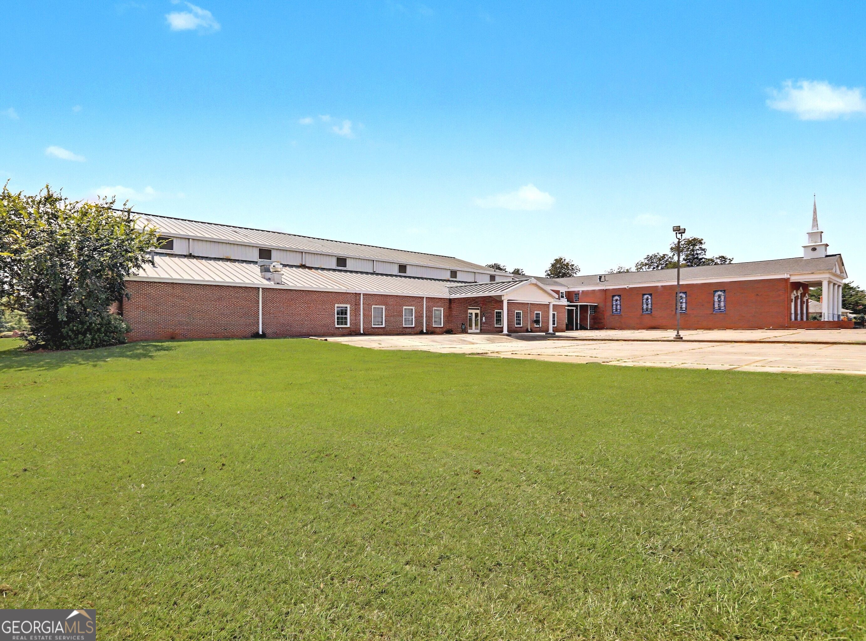 300 West Goodrich Avenue Property Photo 10