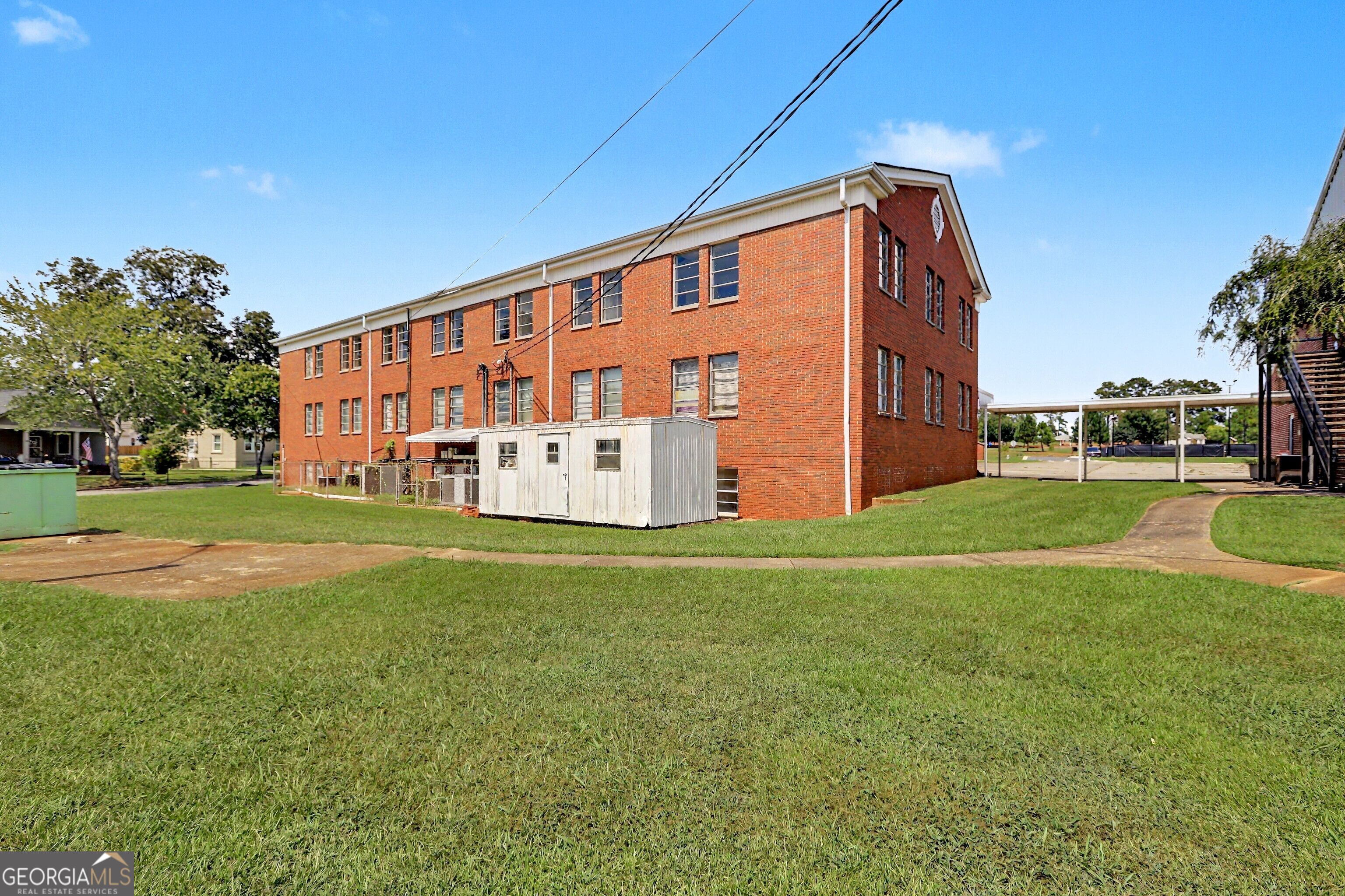 300 West Goodrich Avenue Property Photo 12
