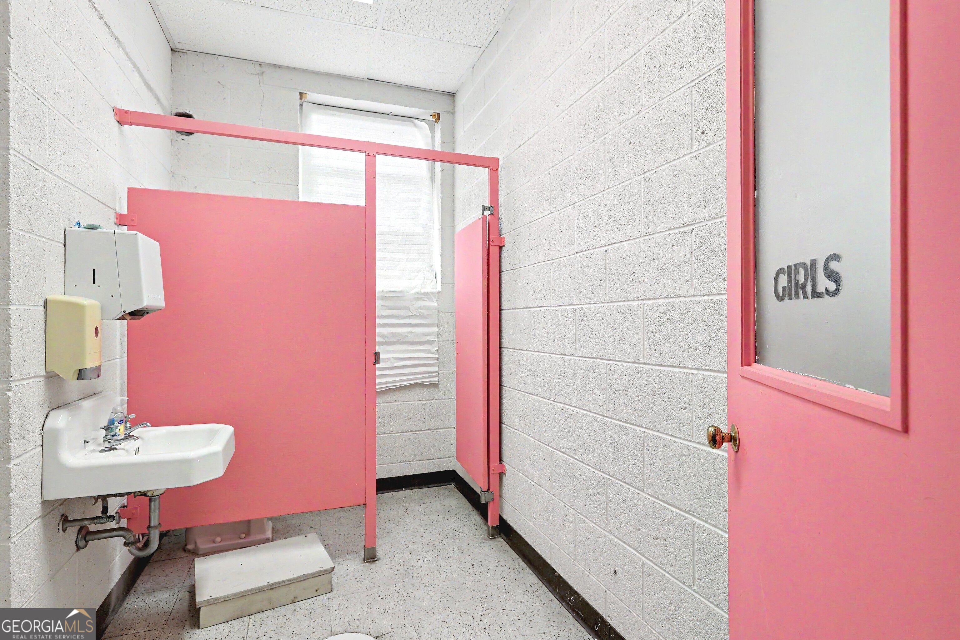 300 West Goodrich Avenue Property Photo 50