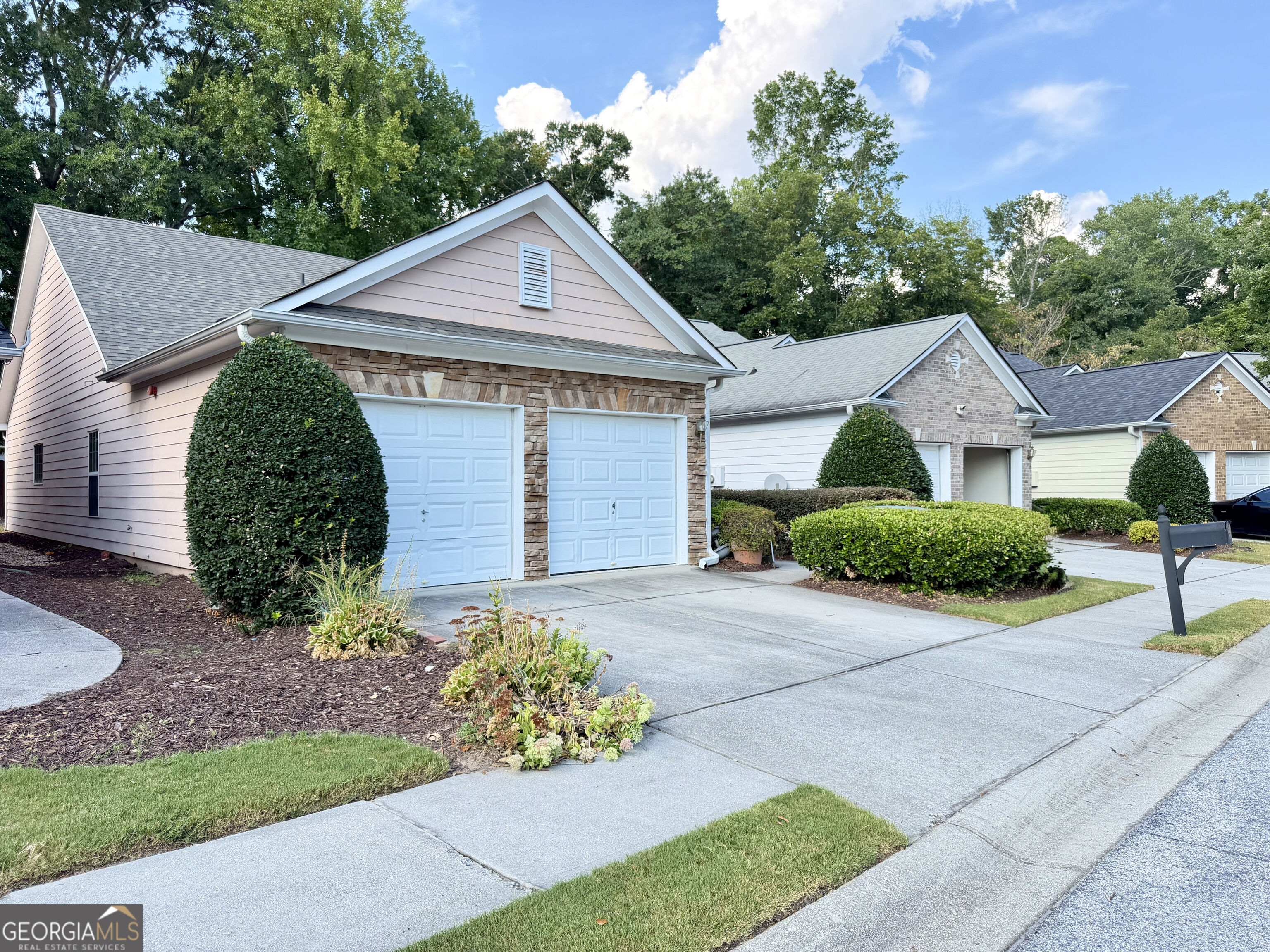 2114 Appaloosa Way Property Photo 3