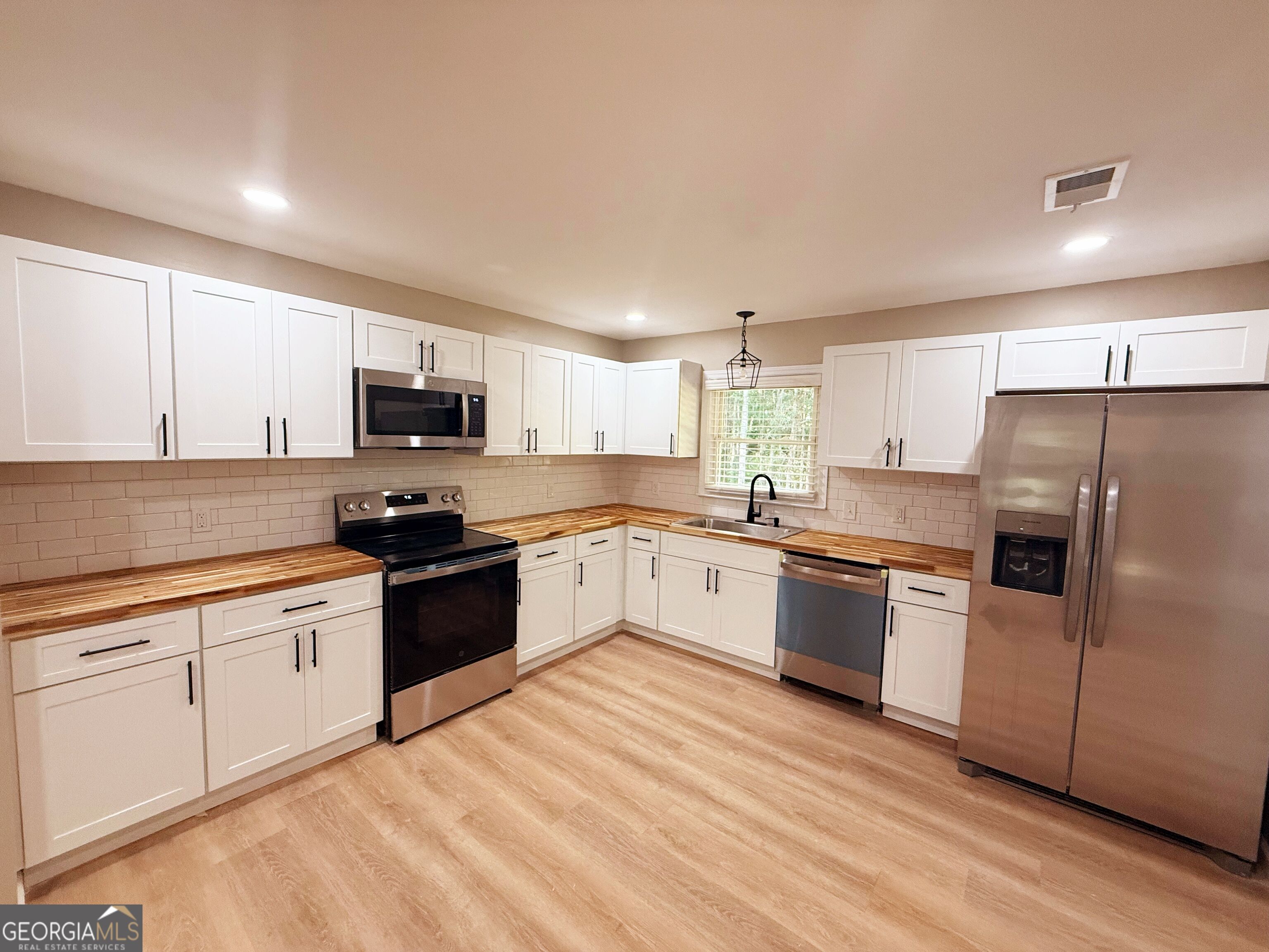 742 Garr Road Property Photo 7