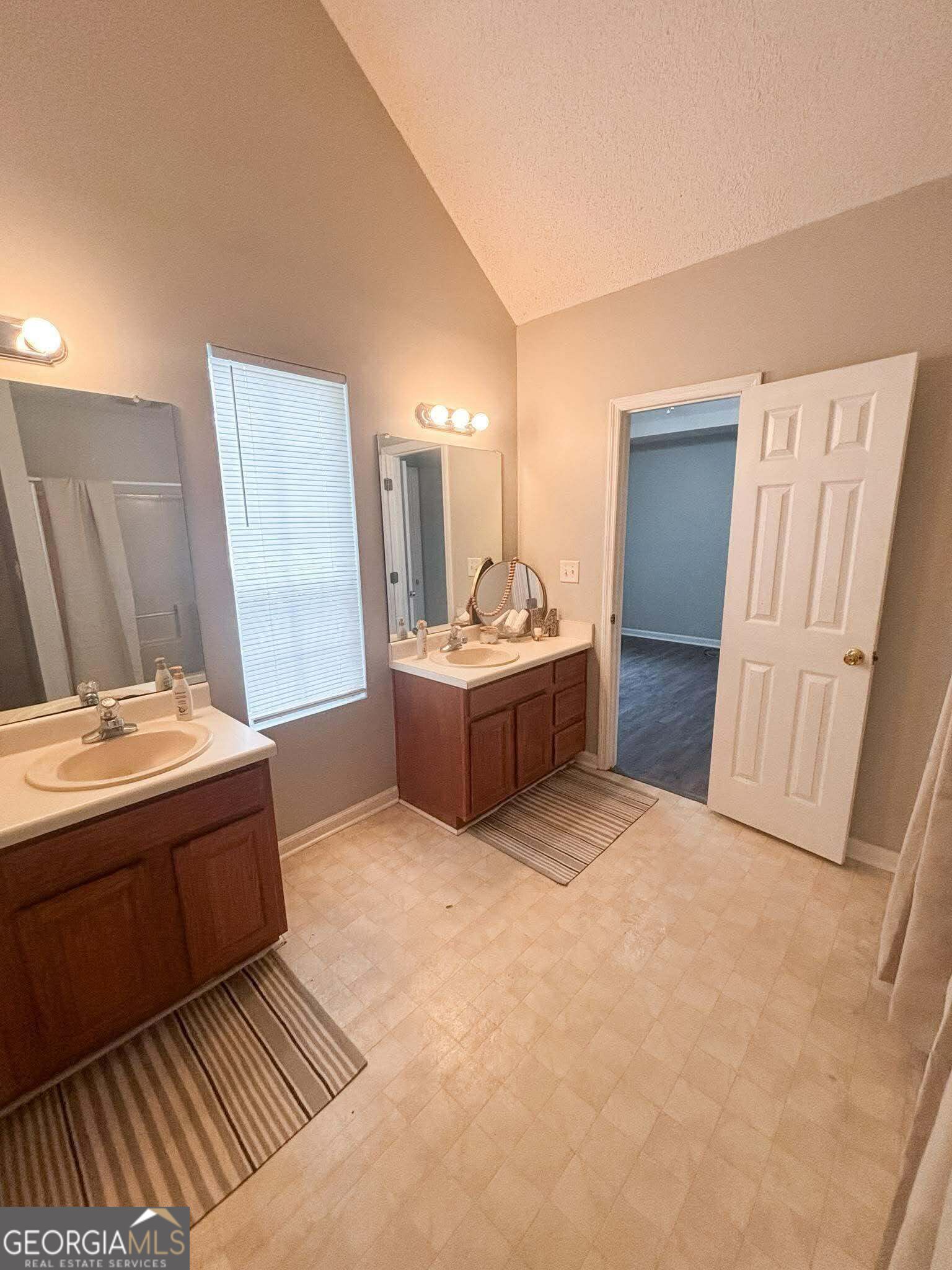214 Jason Way Property Photo 6