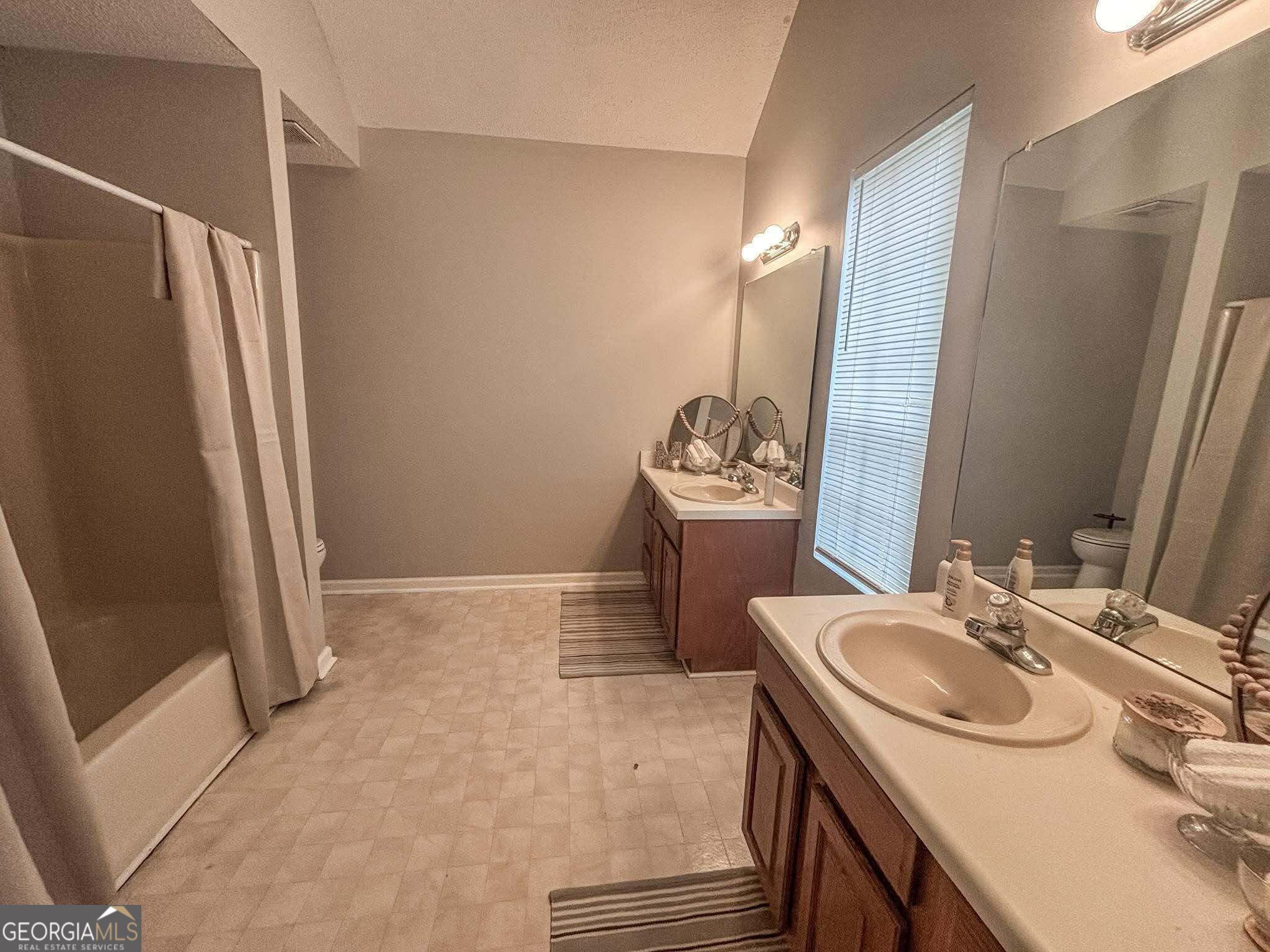 214 Jason Way Property Photo 8