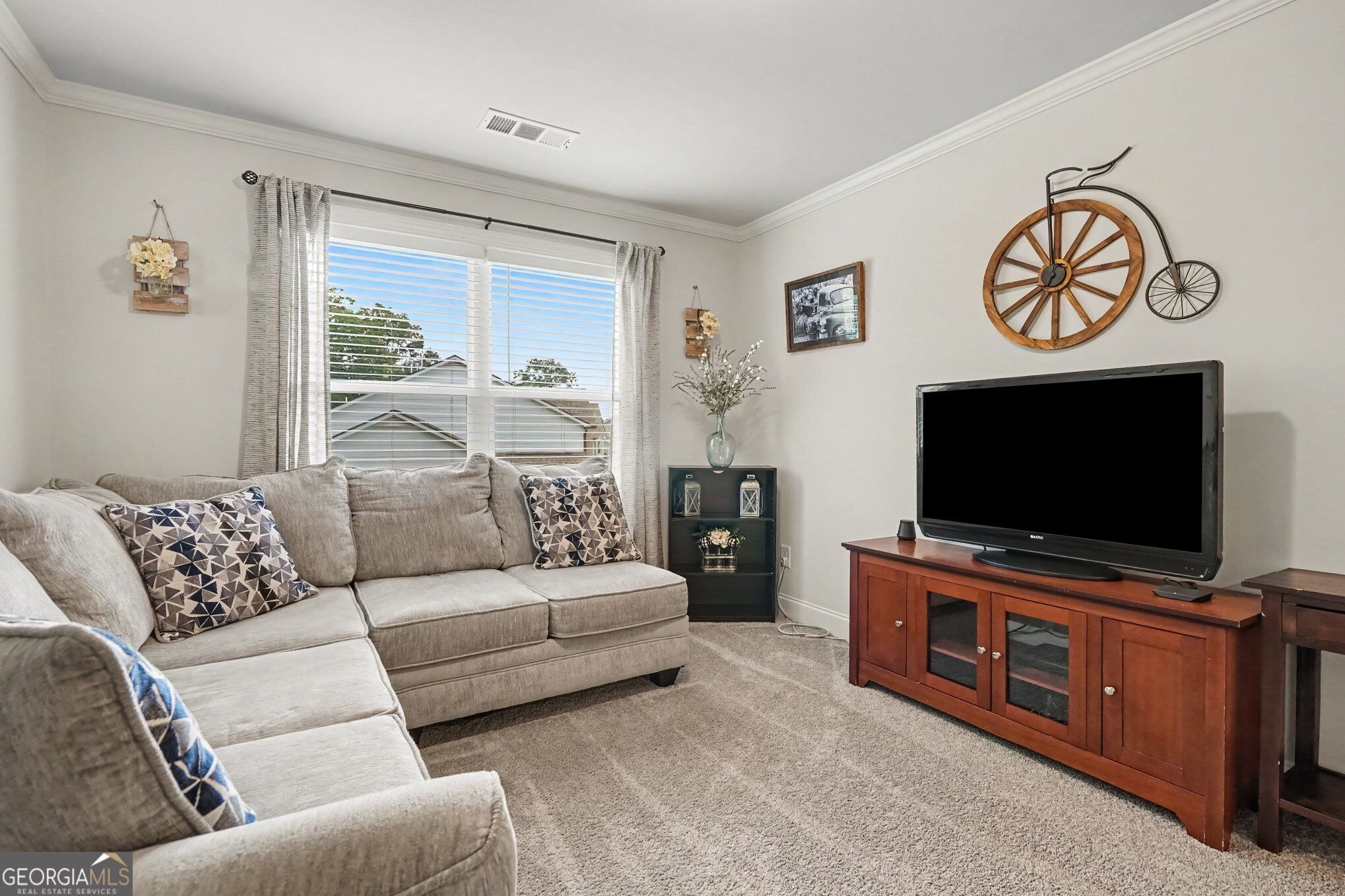 588 Calgary Downs Drive Property Photo 32
