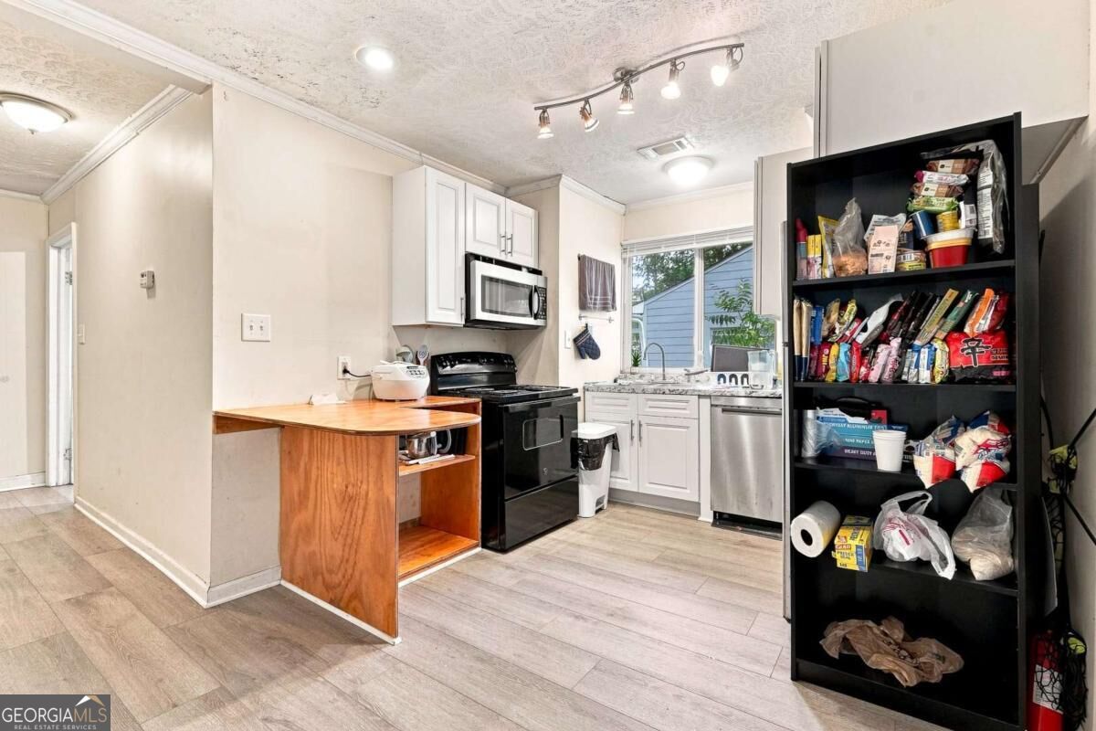 1071 Center Street Nw Property Photo 16