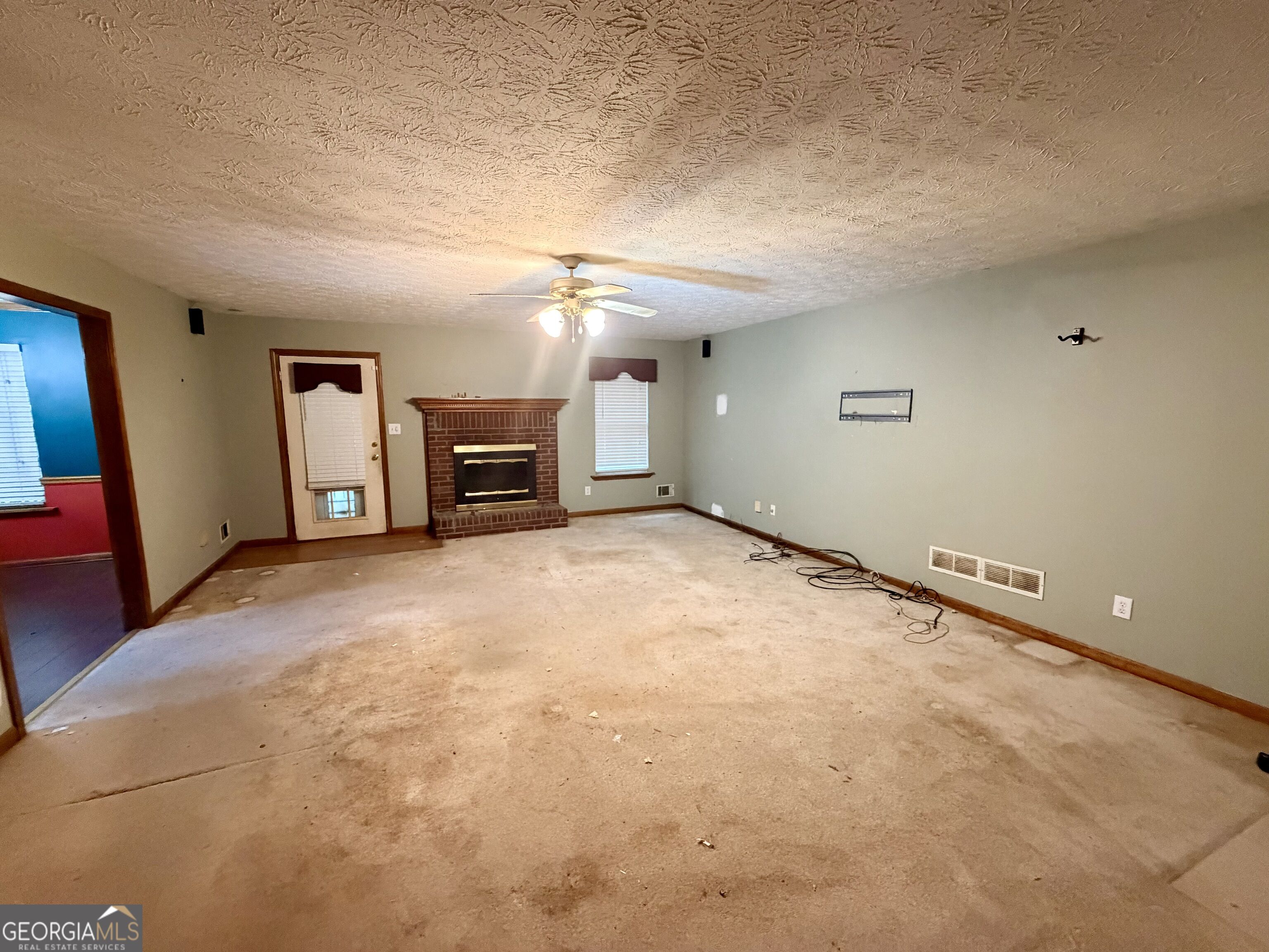 95 White Acres Drive Property Photo 2