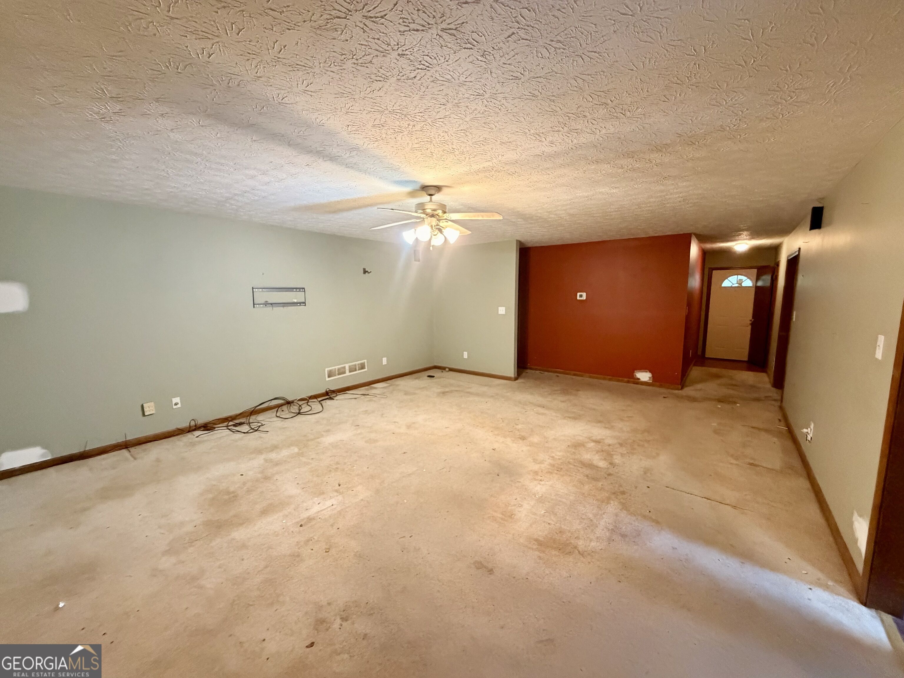 95 White Acres Drive Property Photo 3