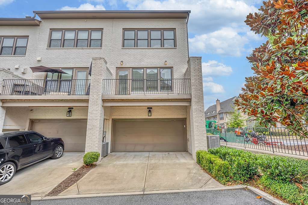 6807 Encore Boulevard Property Photo 3