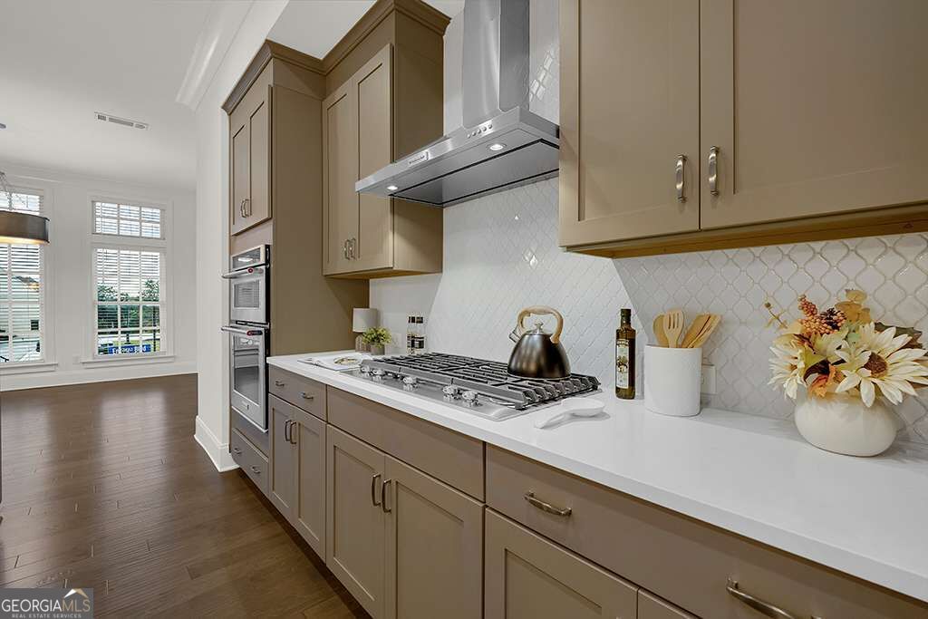 6807 Encore Boulevard Property Photo 5