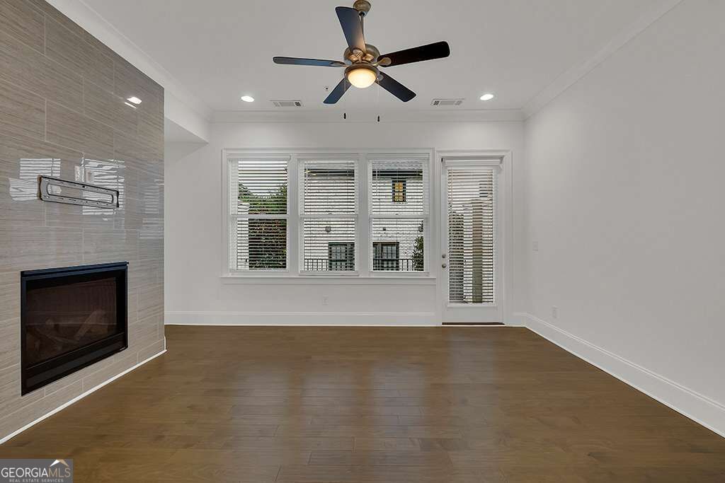 6807 Encore Boulevard Property Photo 8