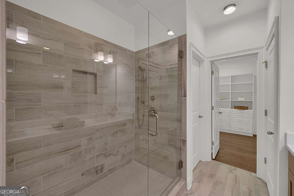 6807 Encore Boulevard Property Photo 20