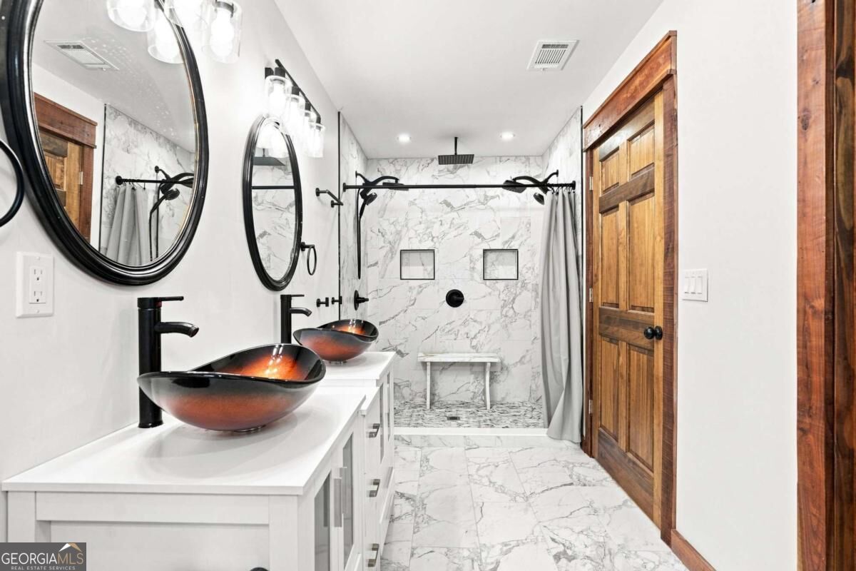 180 Red Plum Drive Property Photo 17