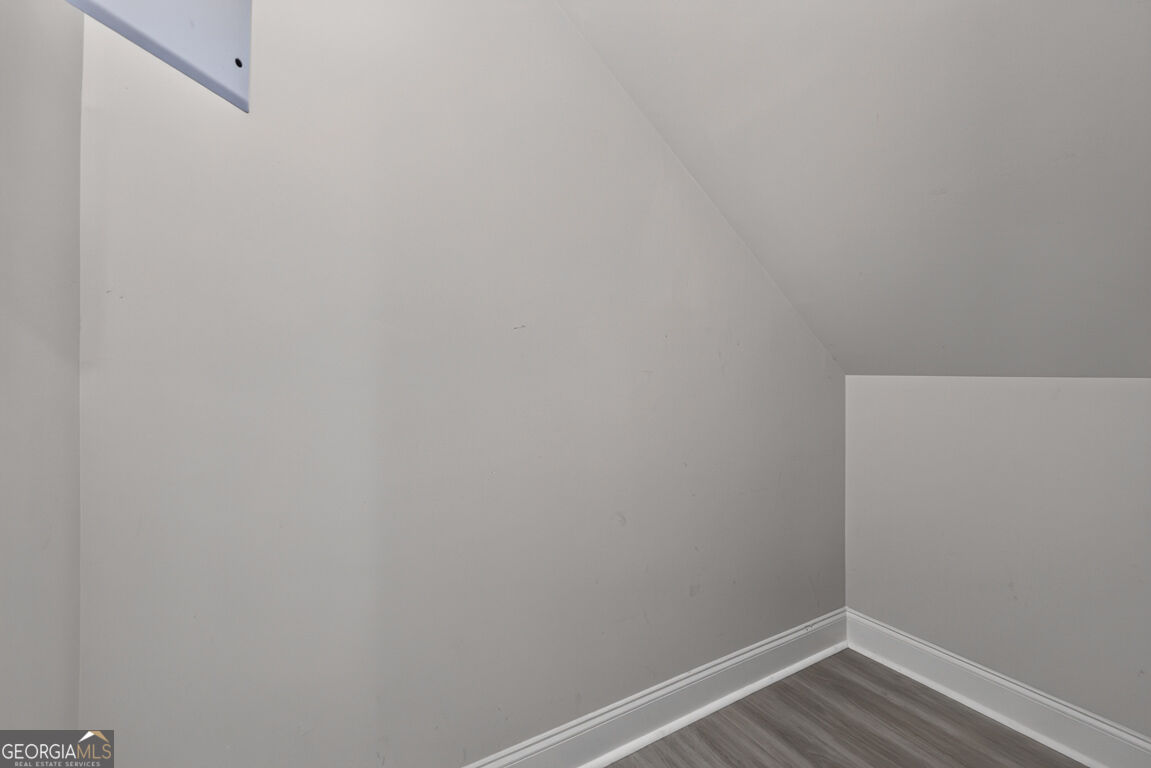 1202 Lincoln Lane Property Photo 10