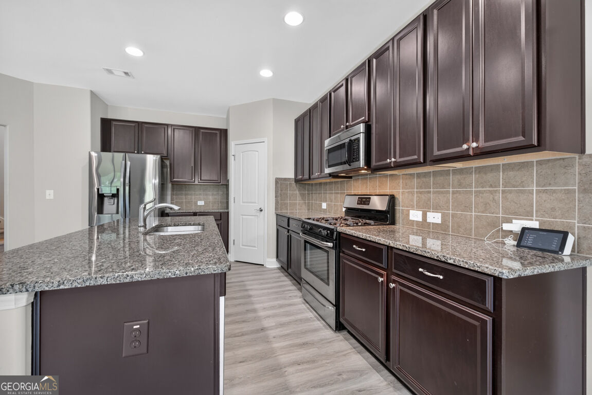 1202 Lincoln Lane Property Photo 16