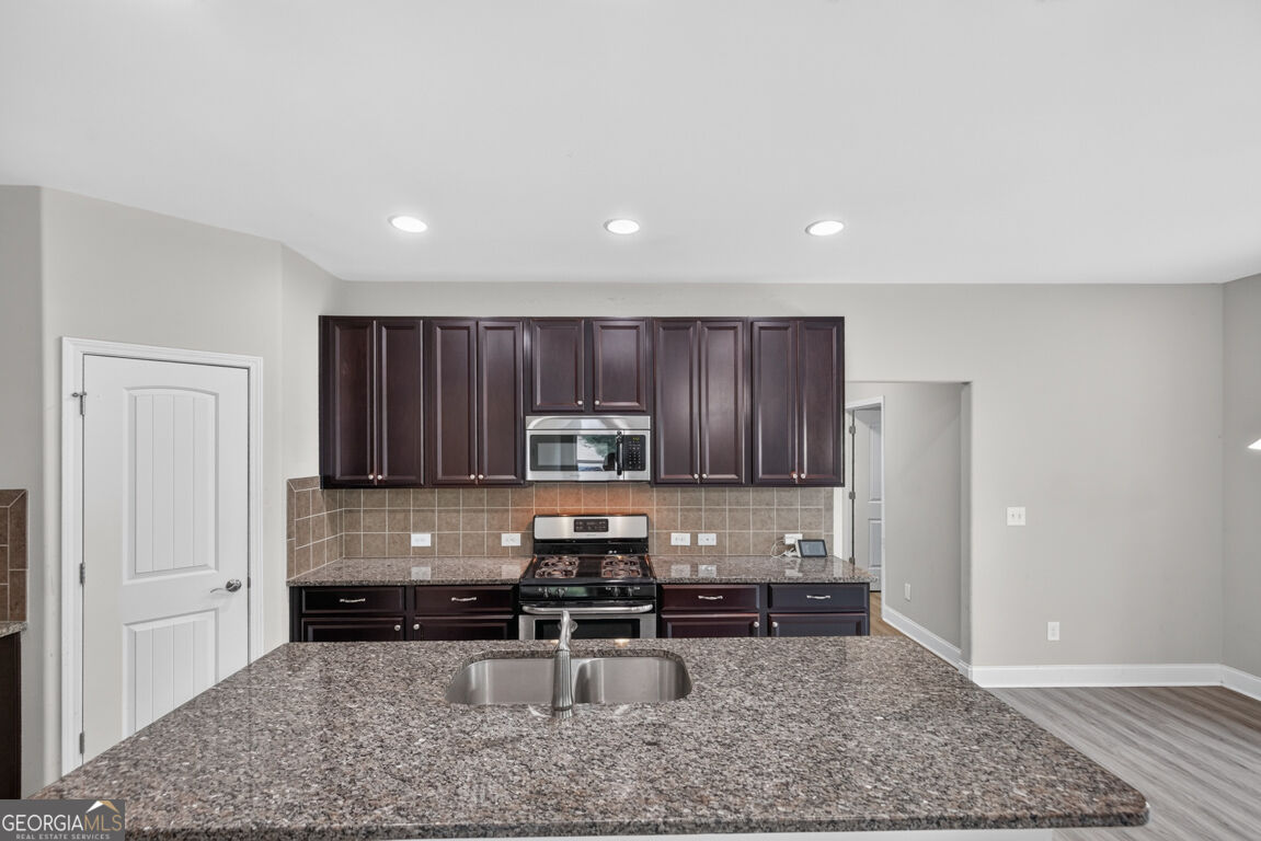 1202 Lincoln Lane Property Photo 17
