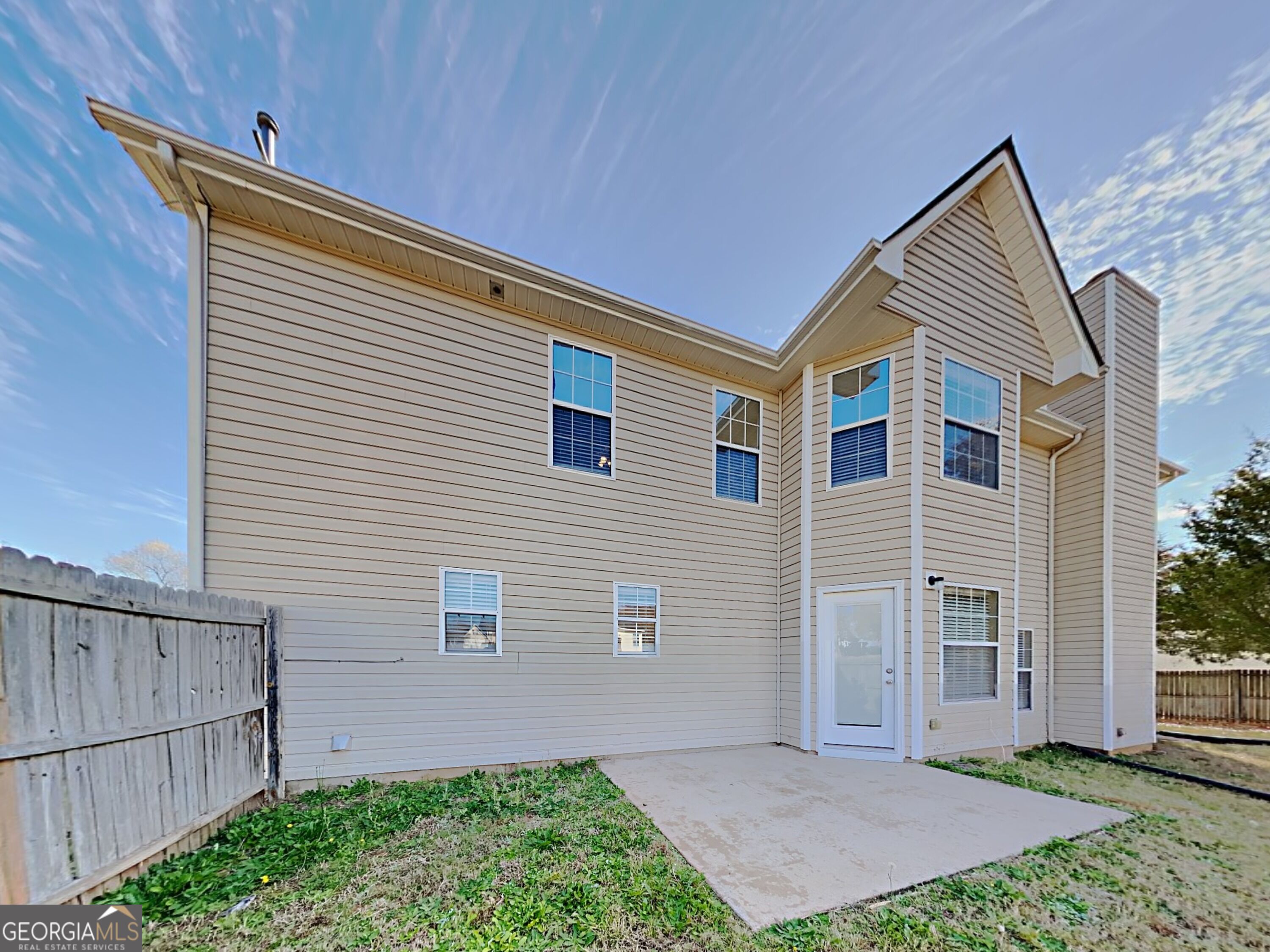 160 Long Drive Property Photo 3
