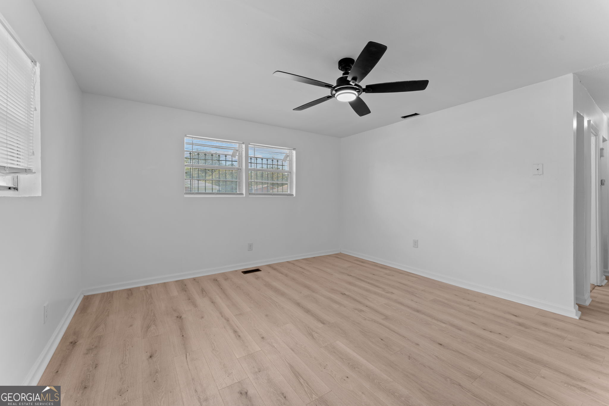 801 E Church Street Property Photo 4