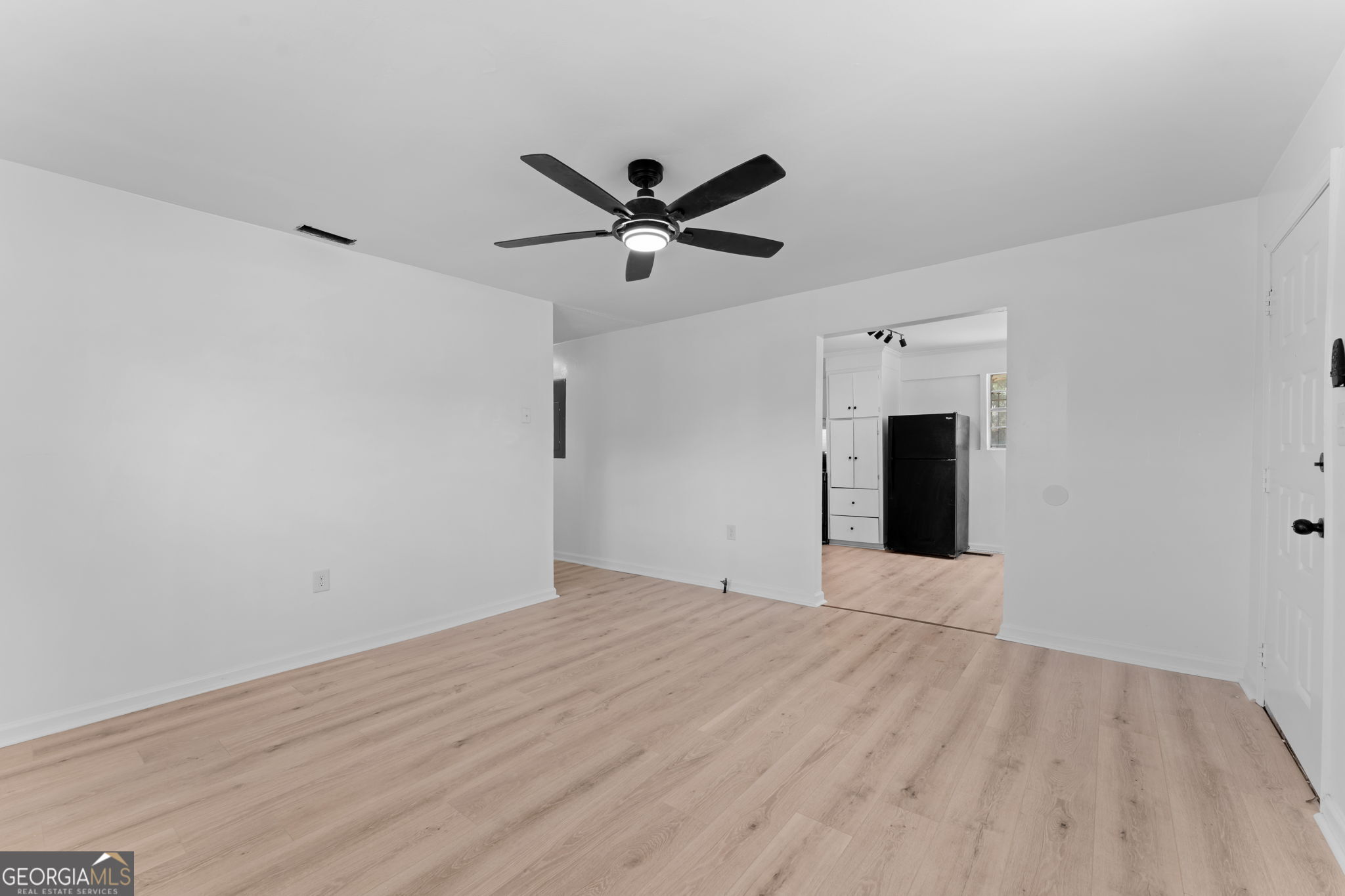 801 E Church Street Property Photo 5