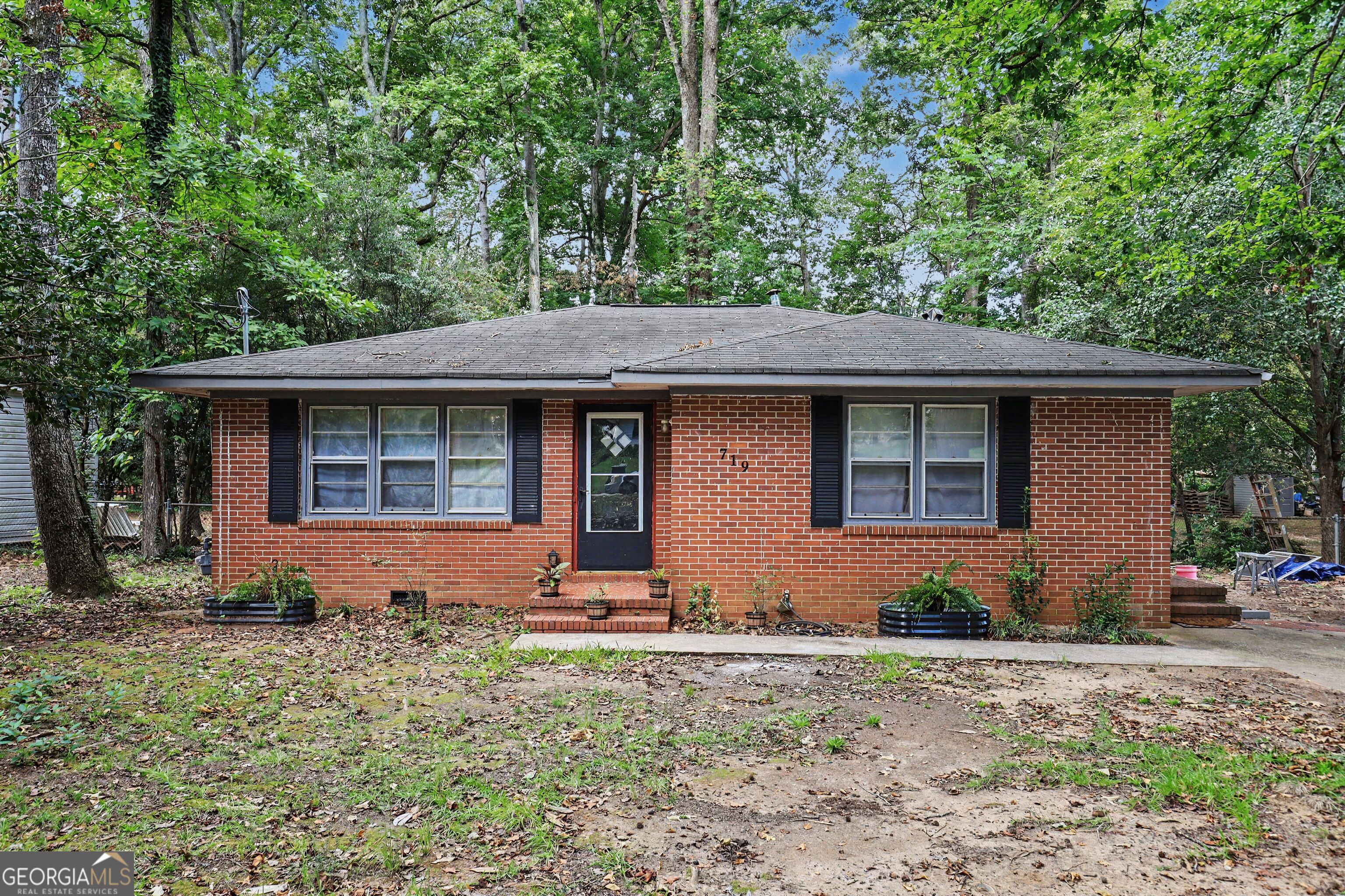 719 Sherwood Drive Property Photo 1