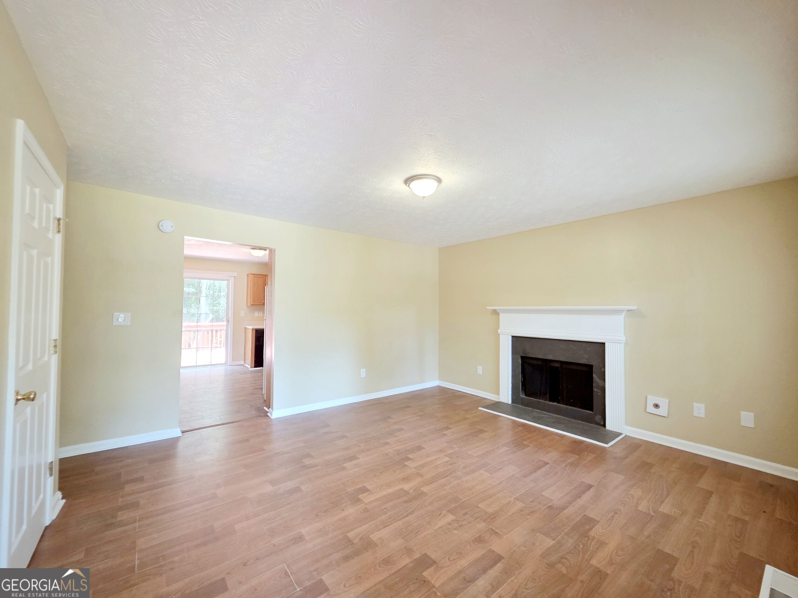 186 S Red Oak Way Property Photo 3