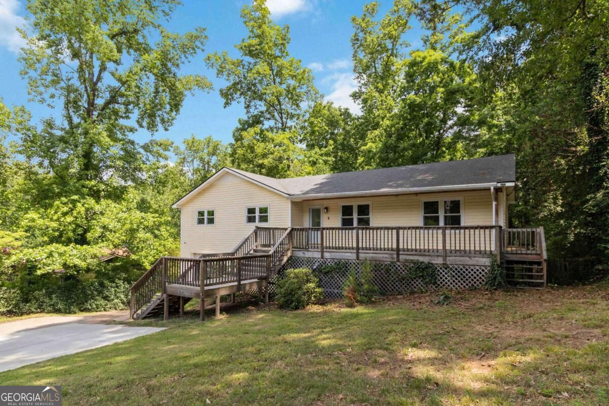 606 Echo Lane