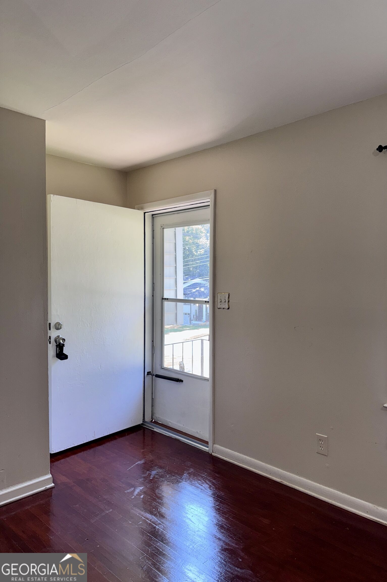 430 Windsor Drive Property Photo 2