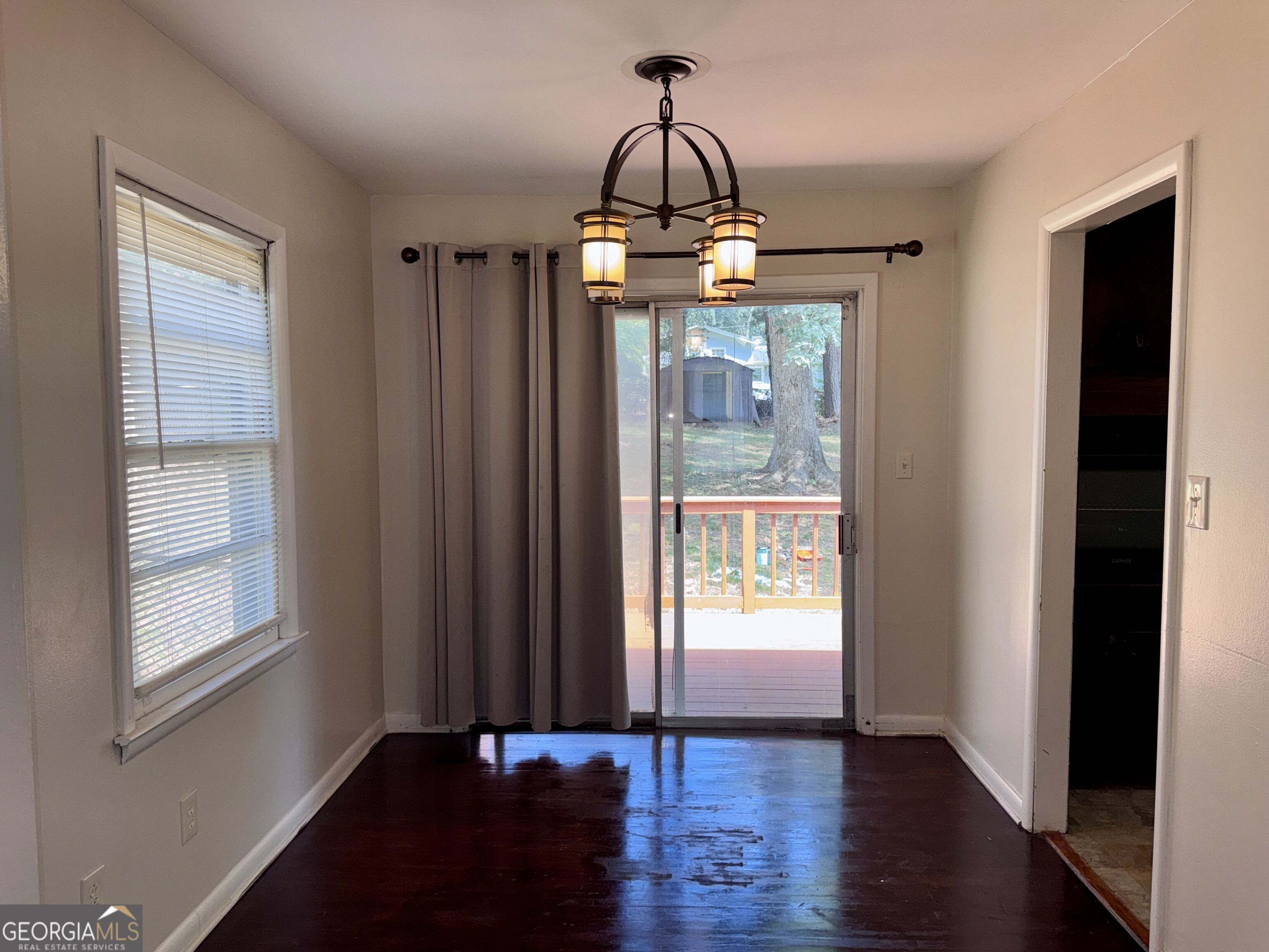 430 Windsor Drive Property Photo 5