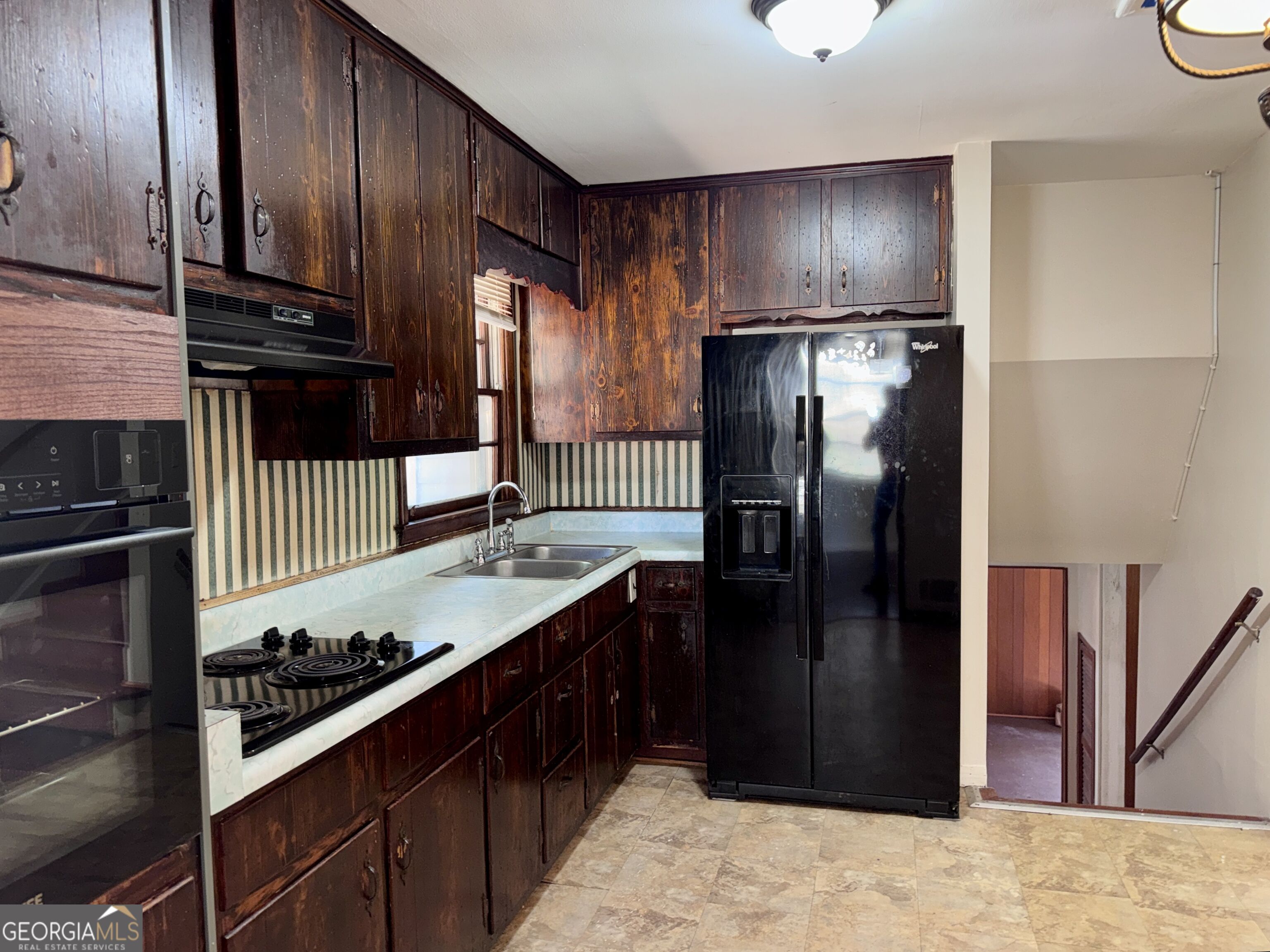 430 Windsor Drive Property Photo 6