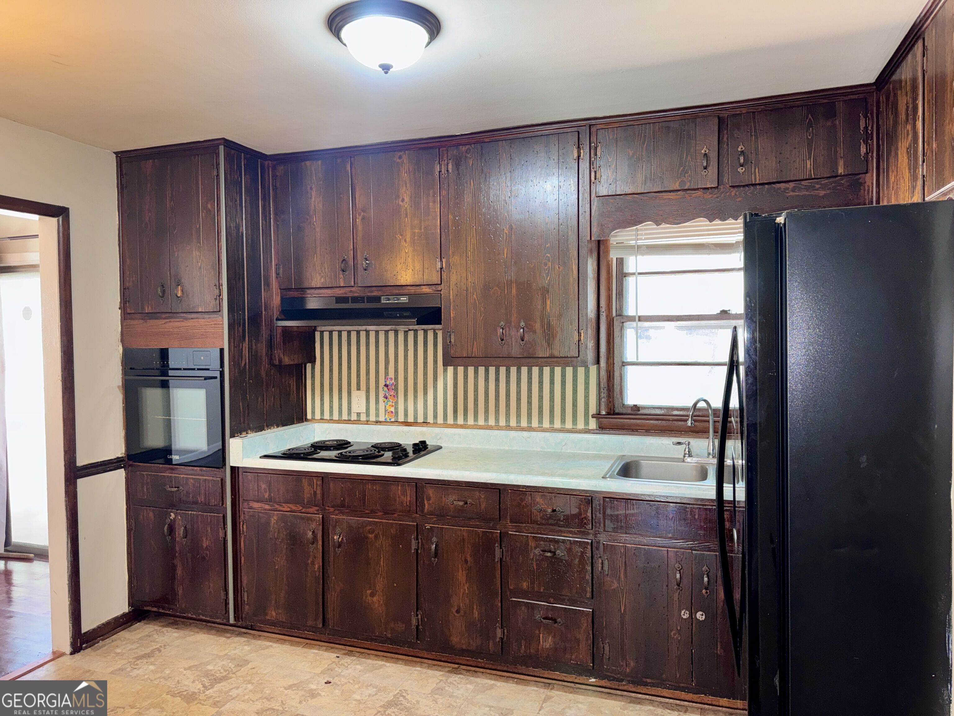 430 Windsor Drive Property Photo 7