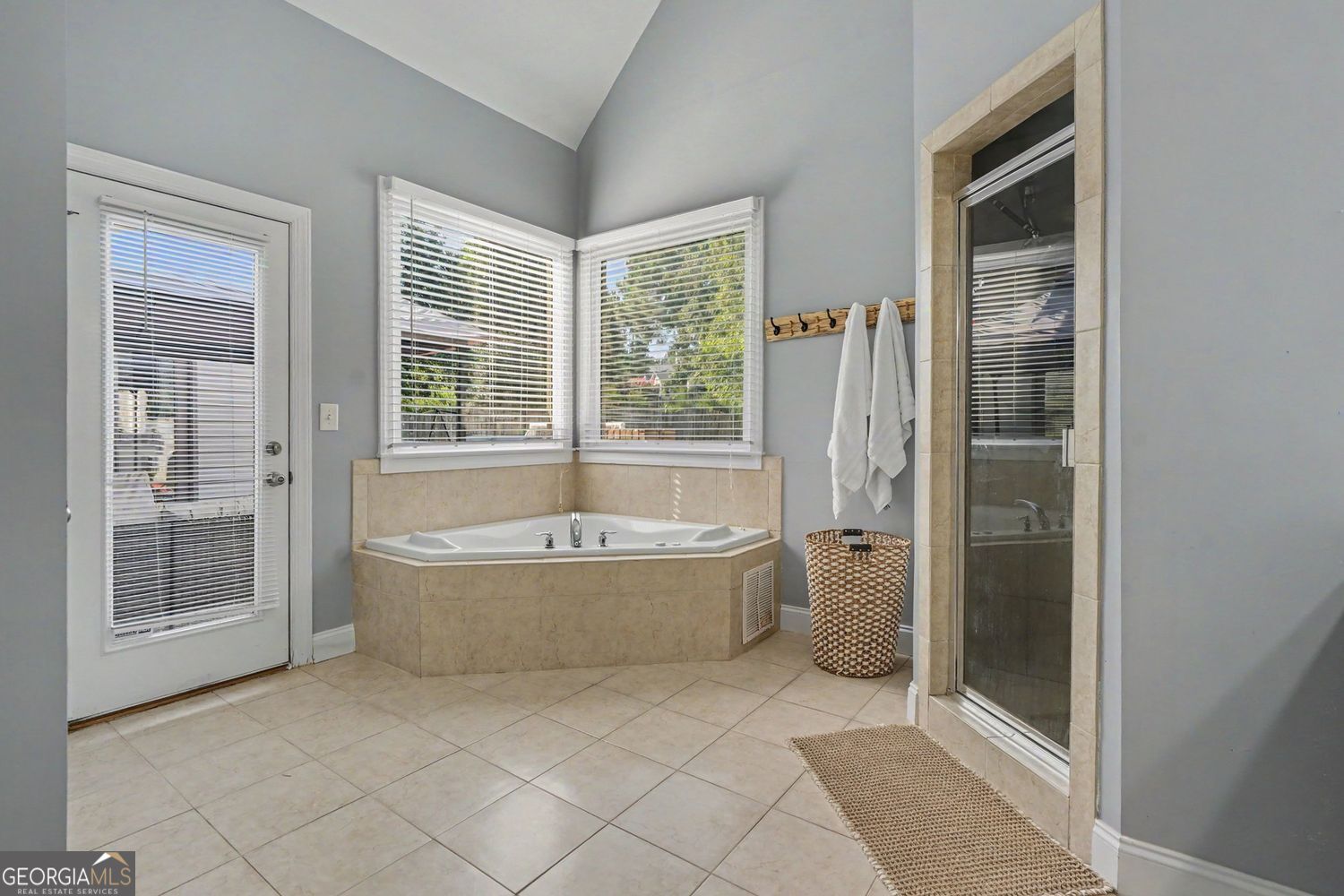 825 Grand Ivey Place Property Photo 15