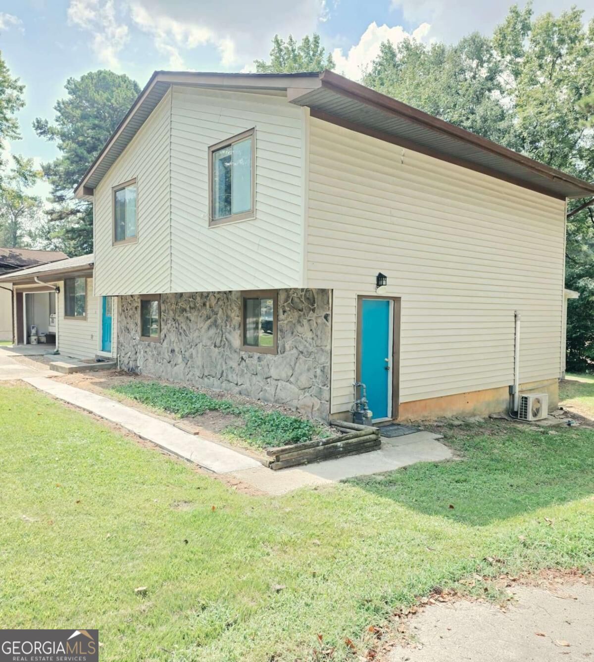 2514 Rhoanoke Drive Property Photo 2