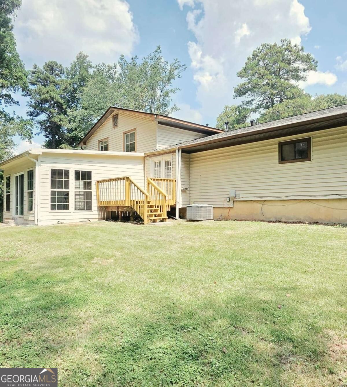 2514 Rhoanoke Drive Property Photo 3