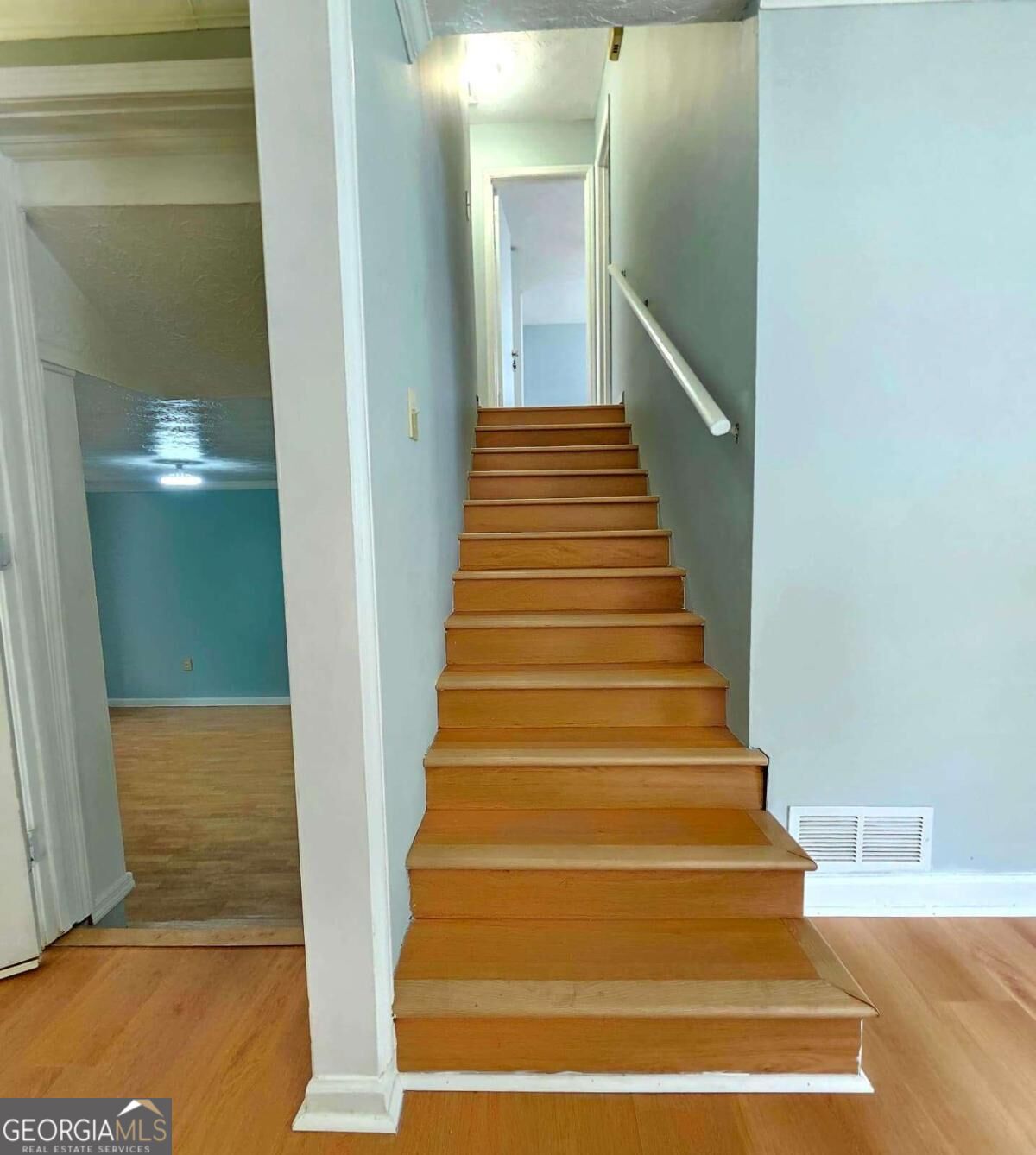 2514 Rhoanoke Drive Property Photo 4