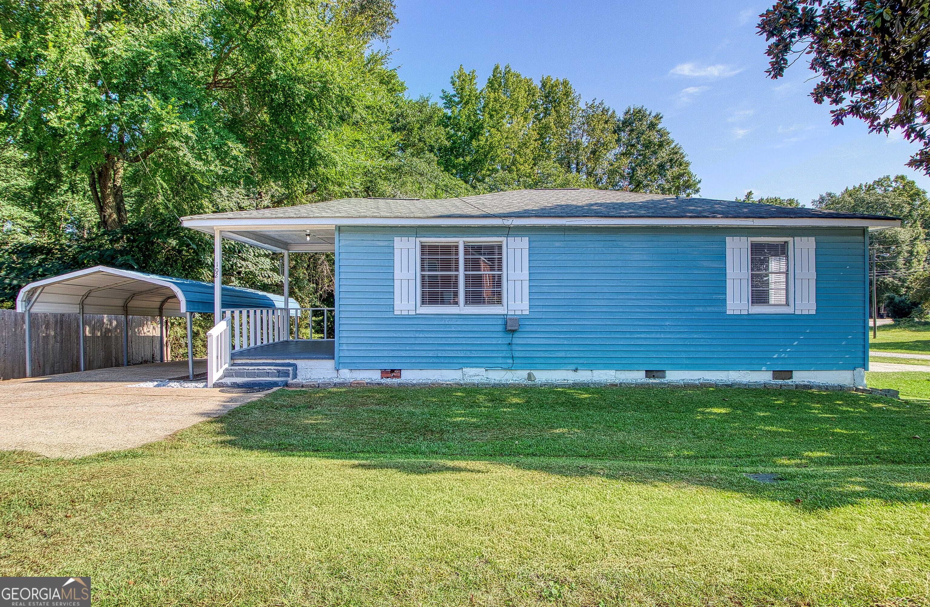 102 Sprayberry Road Property Photo 1