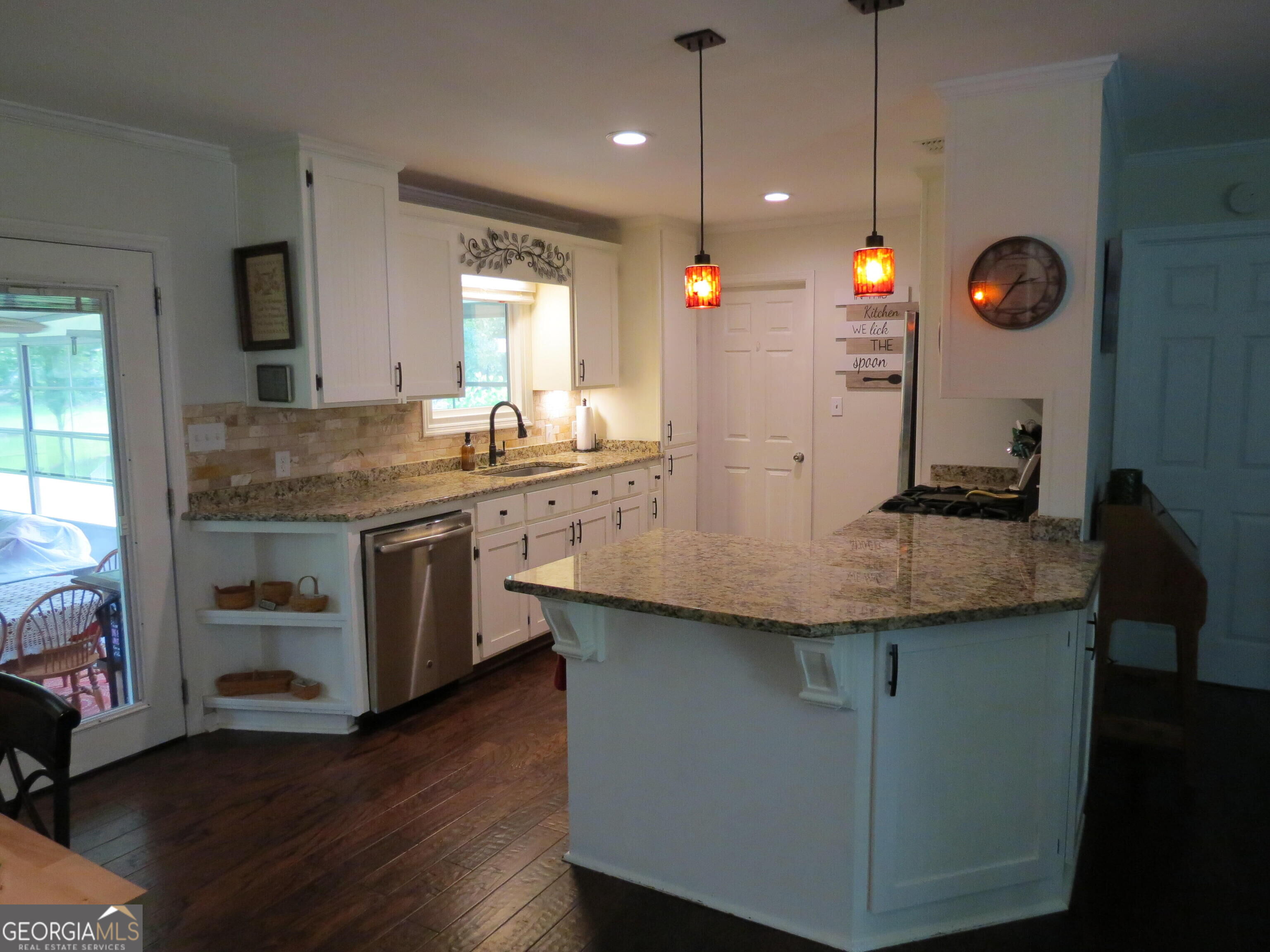 1017 Wadsworth Drive Property Photo 4