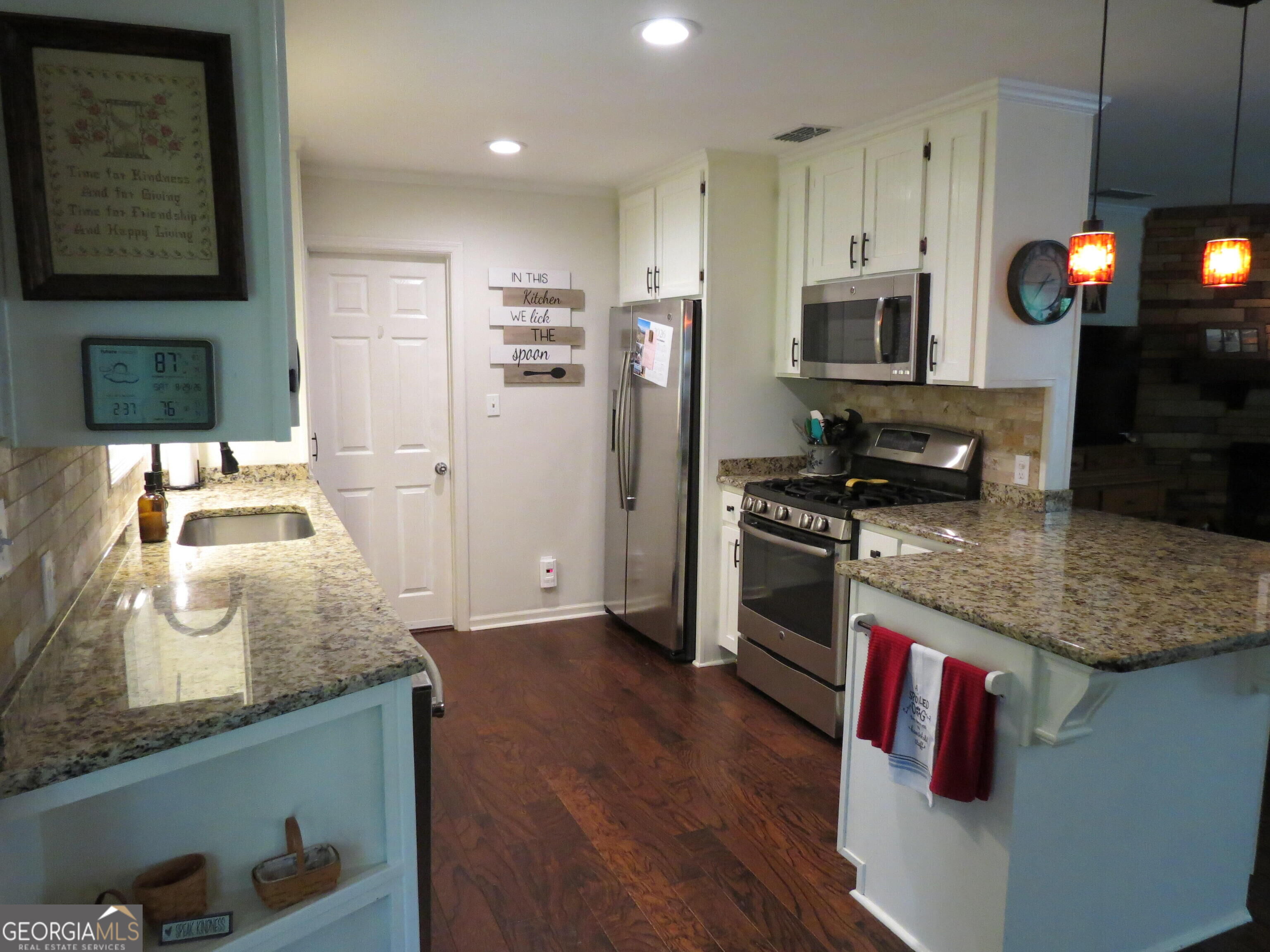 1017 Wadsworth Drive Property Photo 5