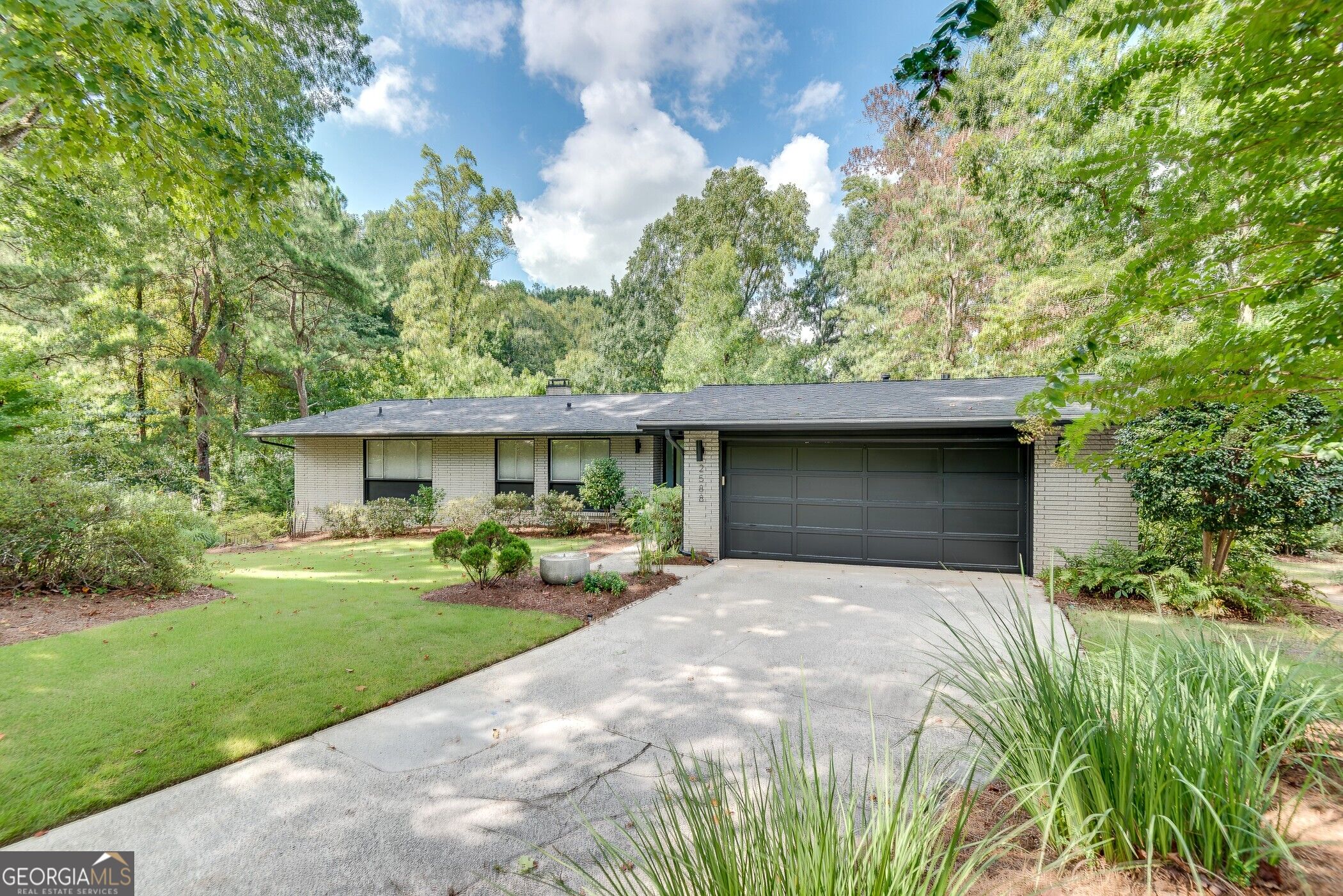 2588 Flair Knoll Drive Ne Property Photo 1