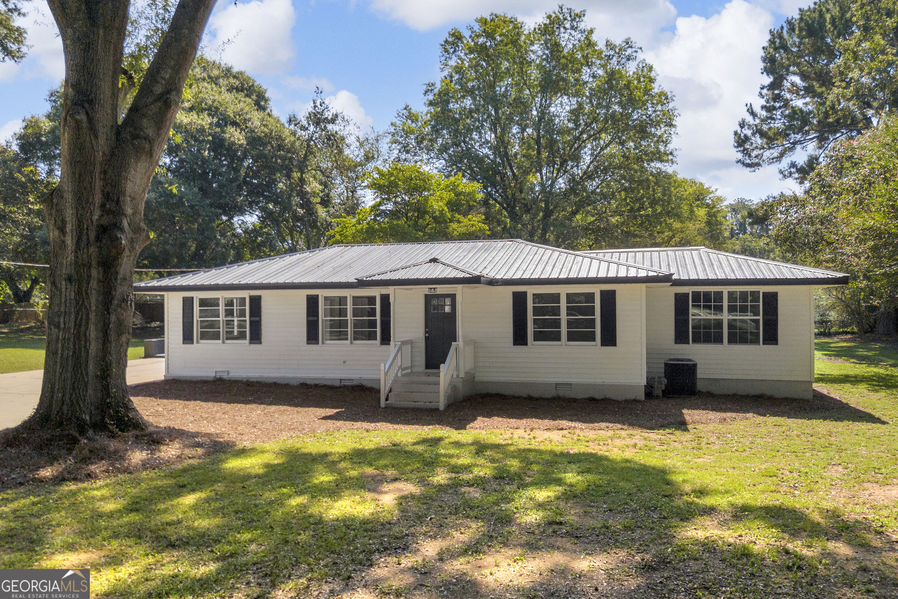 1845 Cherokee Road Property Photo 1
