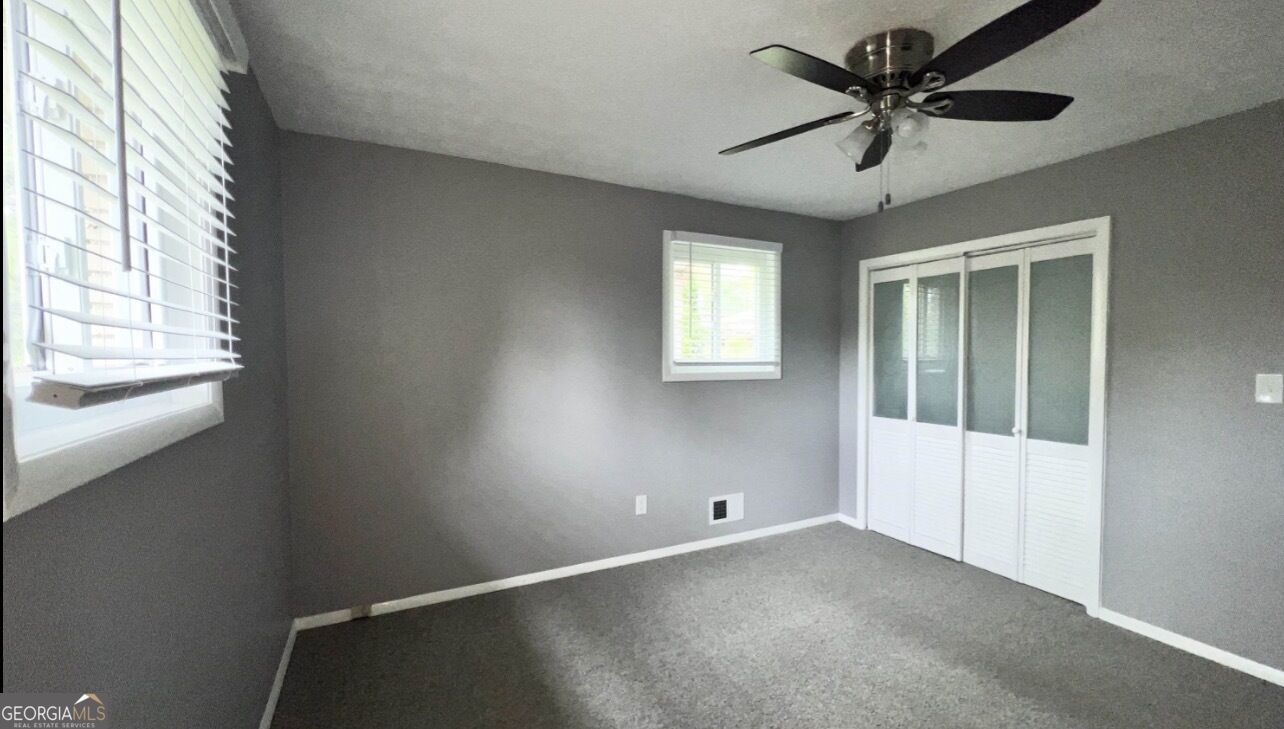 2894 Barry Avenue Se Property Photo 16