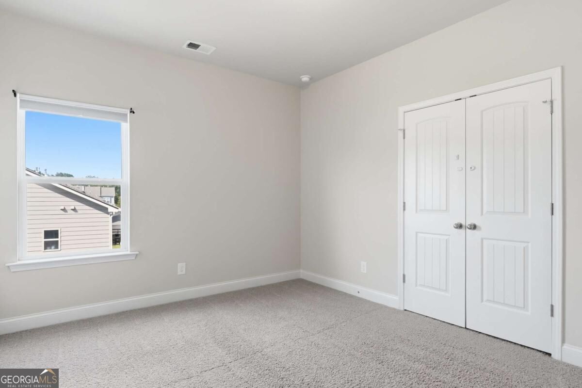 86 Twelve Oaks Drive Se Property Photo 27