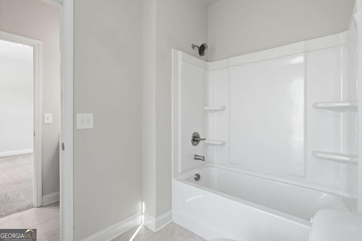 86 Twelve Oaks Drive Se Property Photo 37