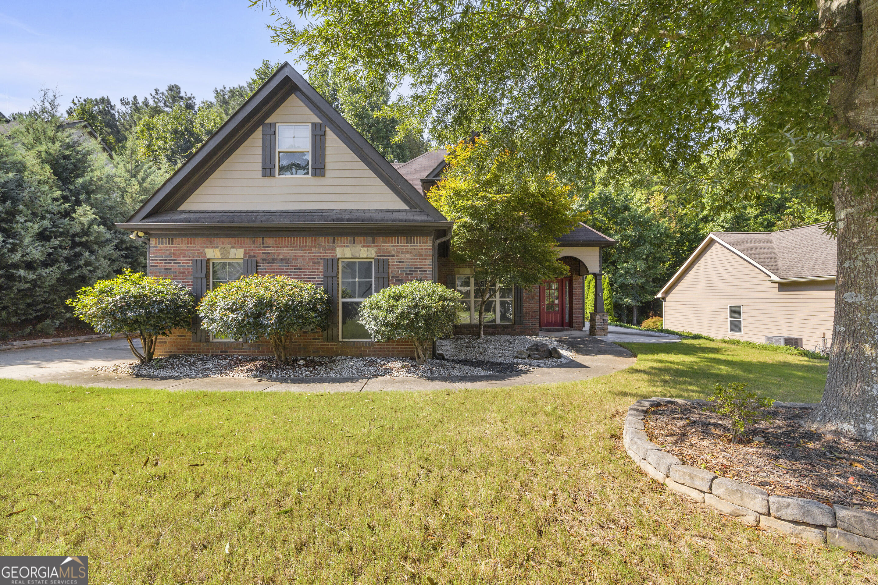 383 Spinner Drive Property Photo 2